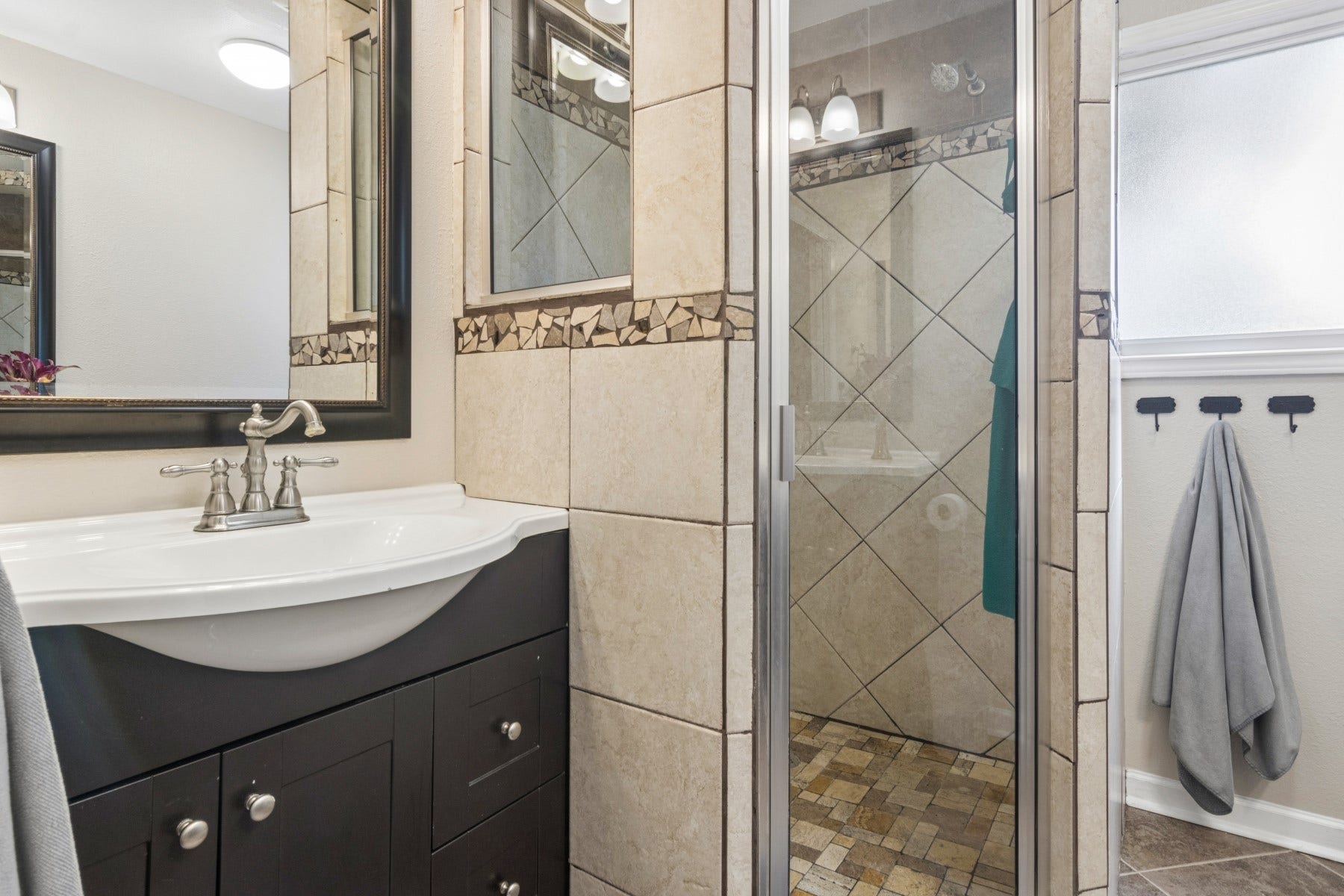 5443 Appleblossom Lane, Friendswood, TX 77546 Bath with shower.