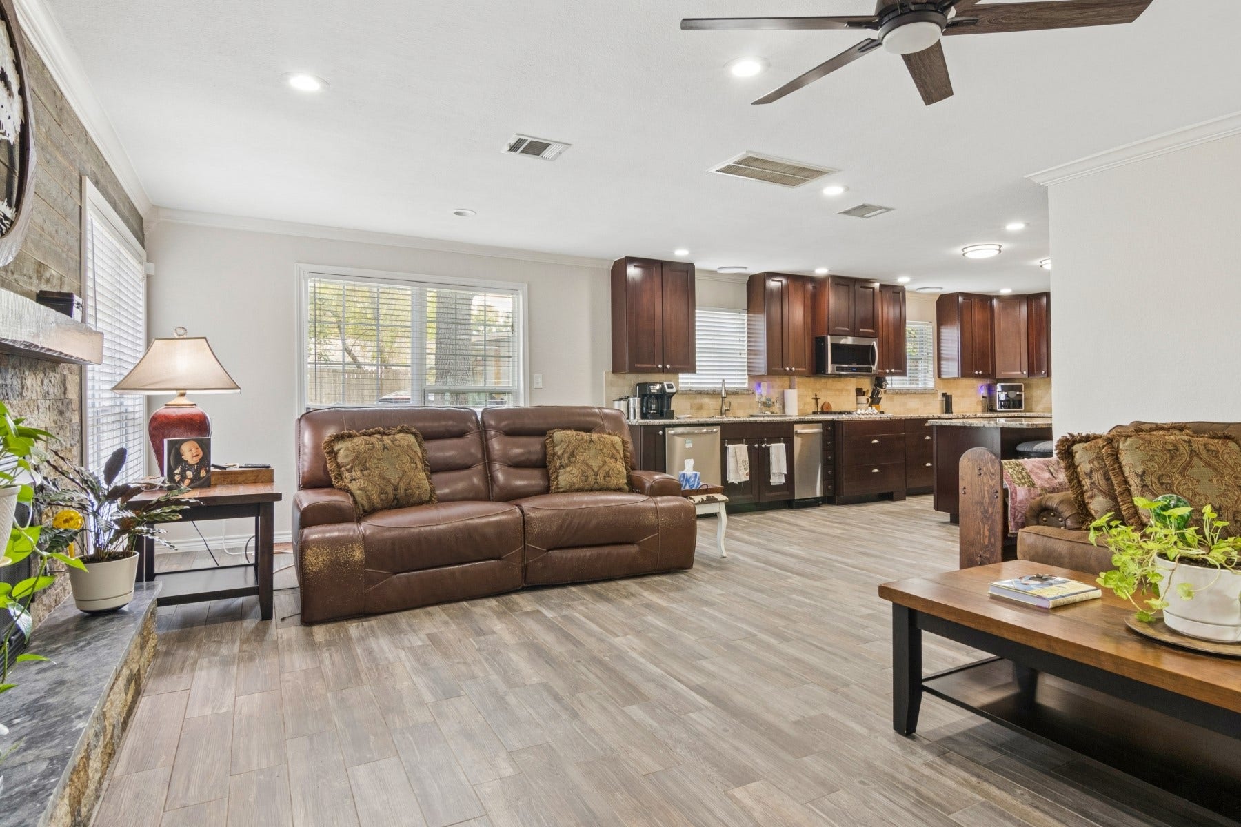 5443 Appleblossom Lane, Friendswood, TX 77546 Freshly painted throughout.