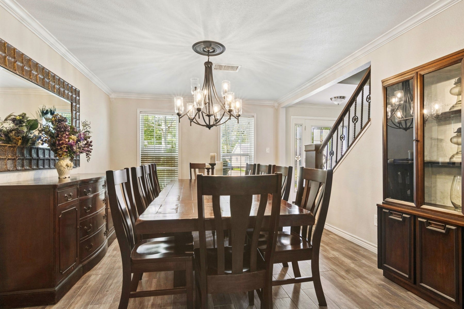 5443 Appleblossom Lane, Friendswood, TX 77546 Beautiful space for family gatherings.
