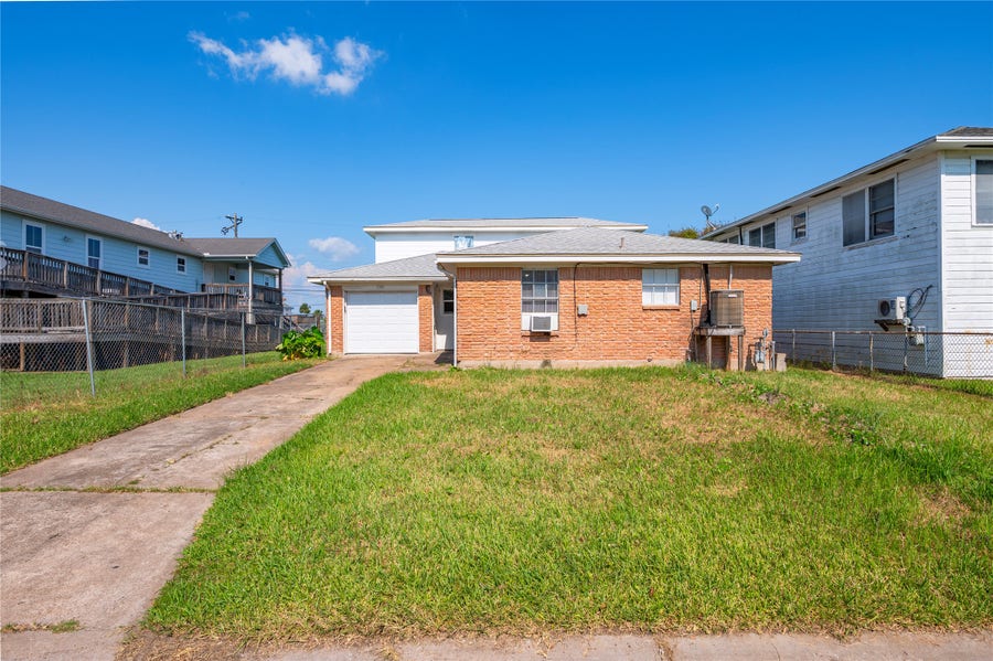 Property photo for 1706 Bayou Homes Drive, Galveston, TX