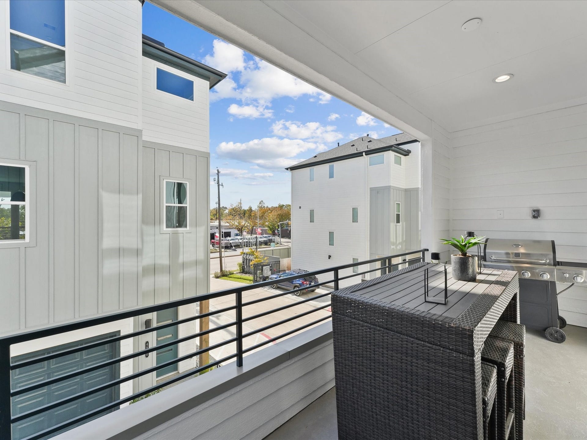 4832 Pinemont Drive, Houston, TX 77092 4832 Pinemont Drive, Houston, TX 77092