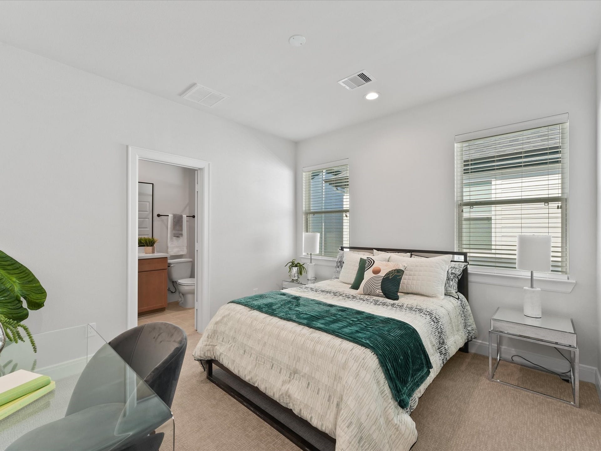 4832 Pinemont Drive, Houston, TX 77092 Secondary Bedroom 3rd Floor