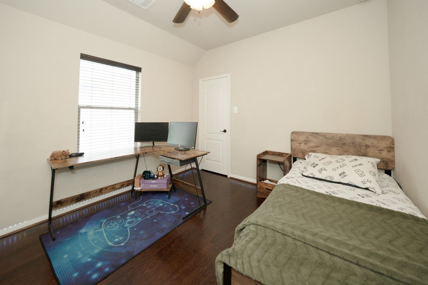 6323 Orange Blossom Lane, Rosenberg, TX 77471 another cozy bedroom