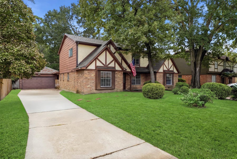 Property photo for 19514 Alinawood Drive, Humble, TX