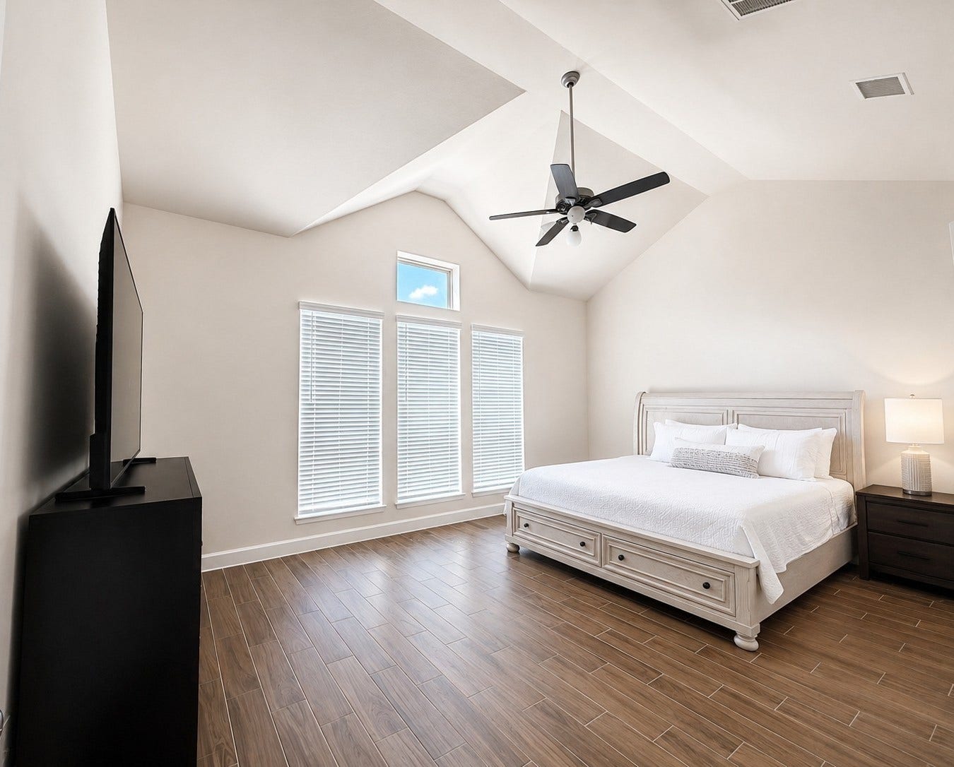 19211 Belmont Stakes Way, Tomball, TX 77377 19211 Belmont Stakes Way, Tomball, TX 77377