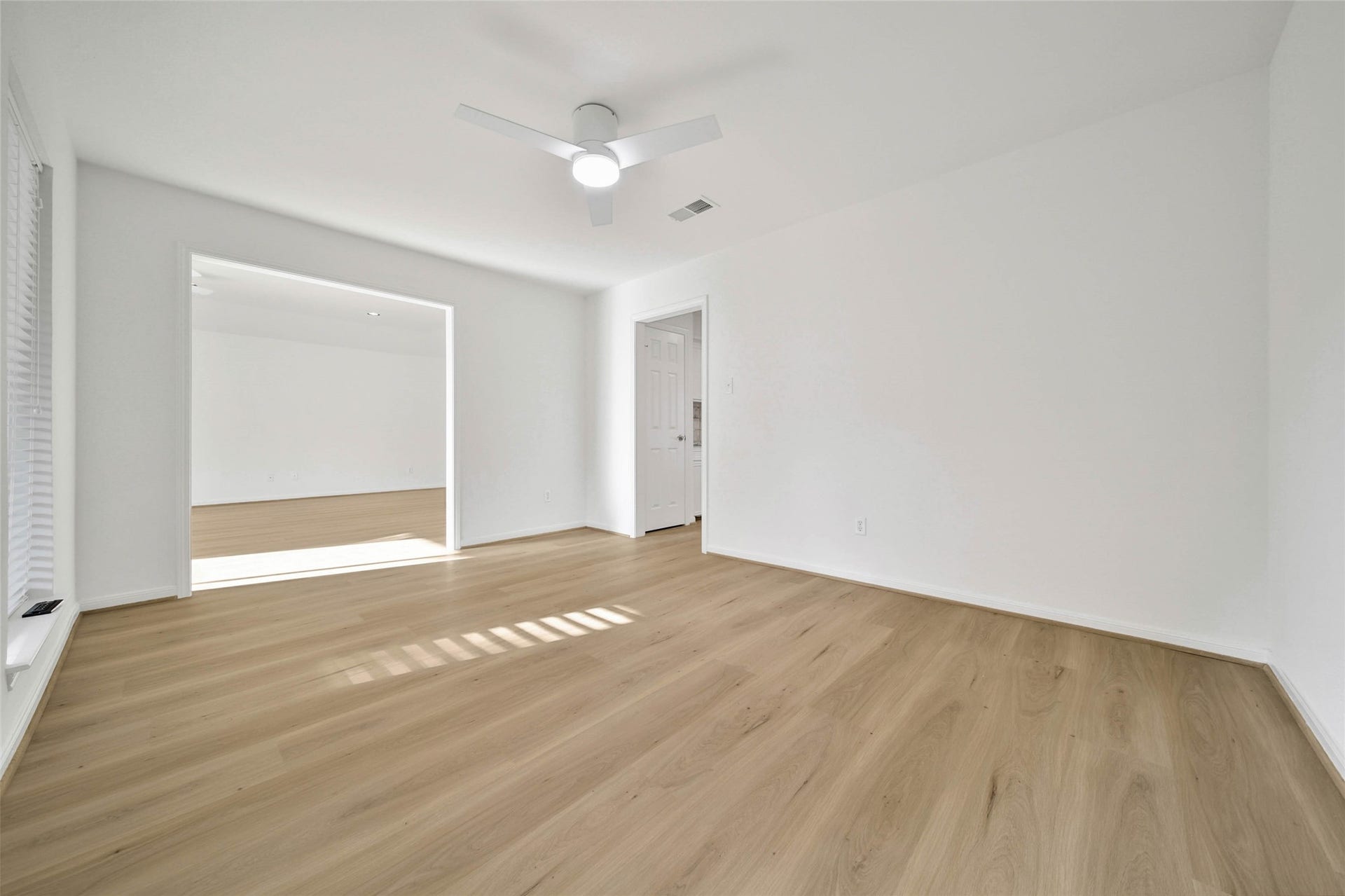 813 E Green Belt Drive, Sugar Land, TX 77498 813 E Green Belt Drive, Sugar Land, TX 77498