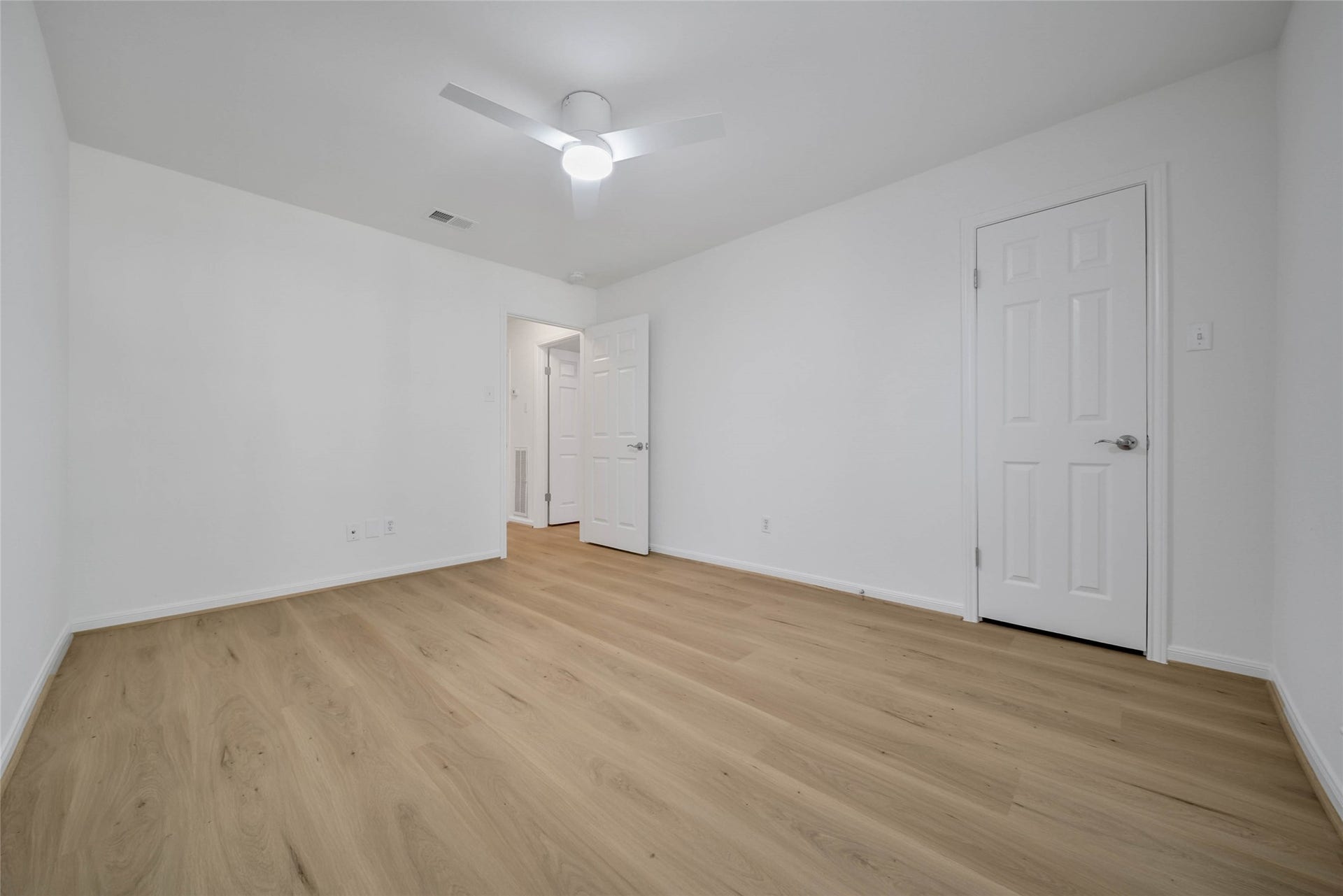 813 E Green Belt Drive, Sugar Land, TX 77498 813 E Green Belt Drive, Sugar Land, TX 77498