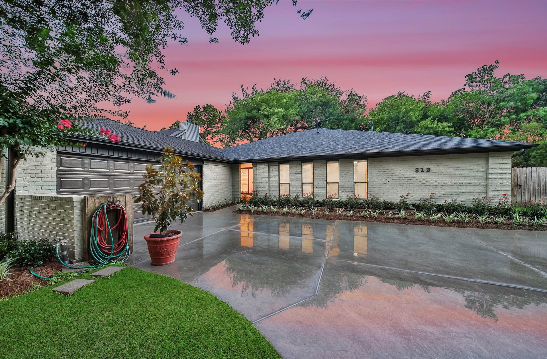 813 E Green Belt Drive, Sugar Land, TX 77498 813 E Green Belt Drive, Sugar Land, TX 77498