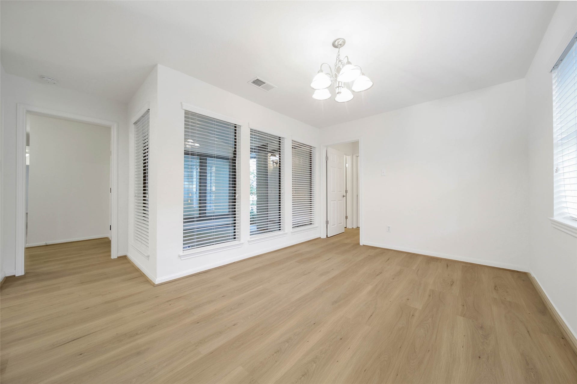 813 E Green Belt Drive, Sugar Land, TX 77498 813 E Green Belt Drive, Sugar Land, TX 77498