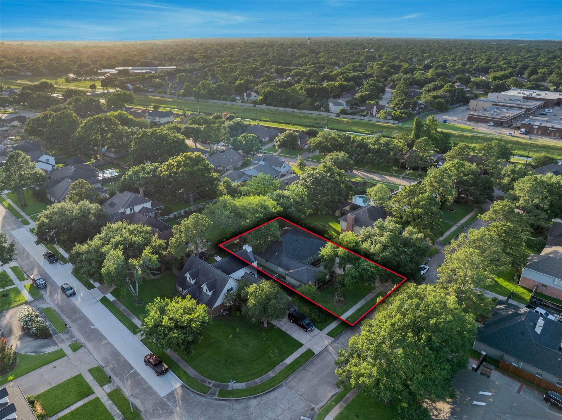 813 E Green Belt Drive, Sugar Land, TX 77498 813 E Green Belt Drive, Sugar Land, TX 77498
