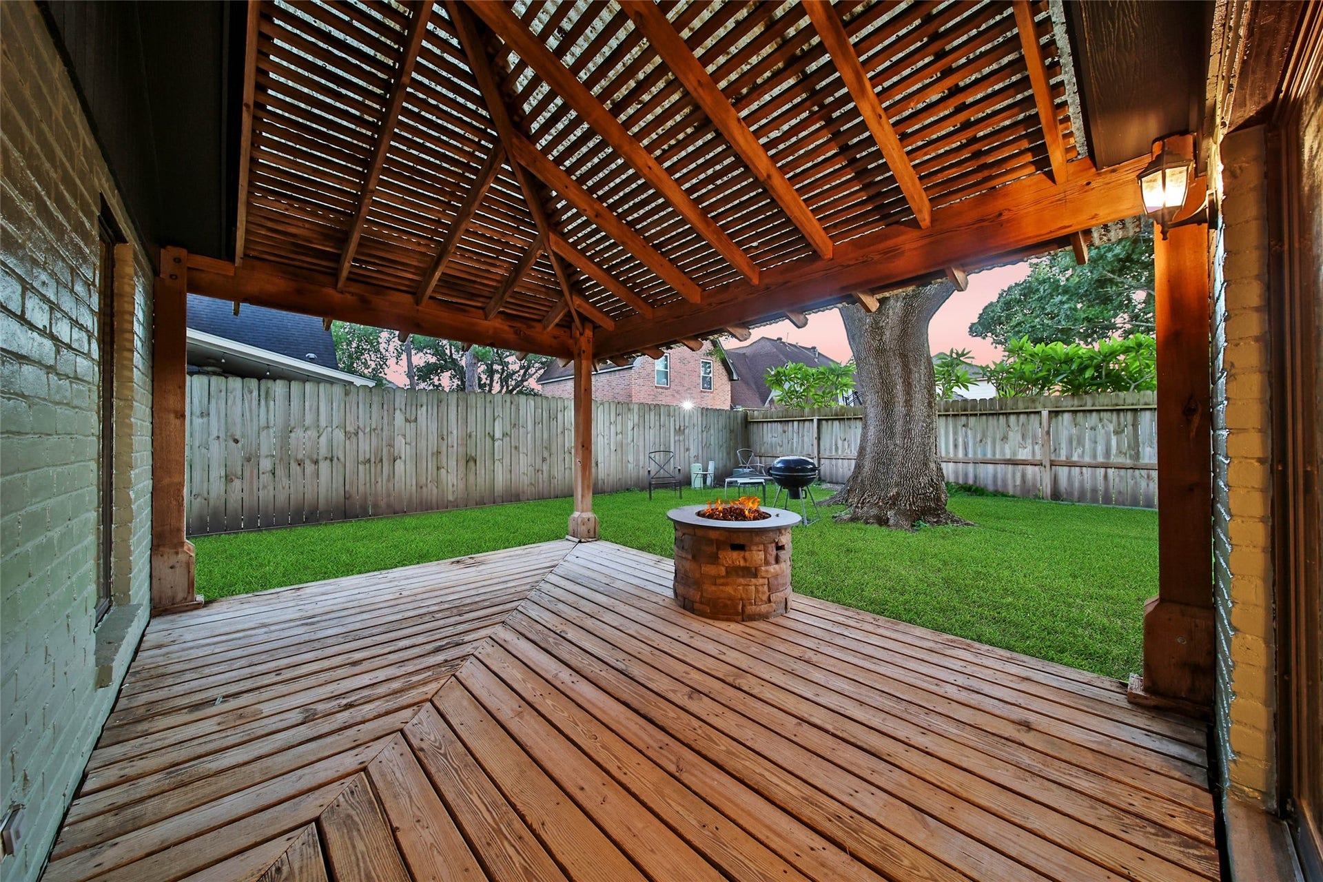 813 E Green Belt Drive, Sugar Land, TX 77498 813 E Green Belt Drive, Sugar Land, TX 77498
