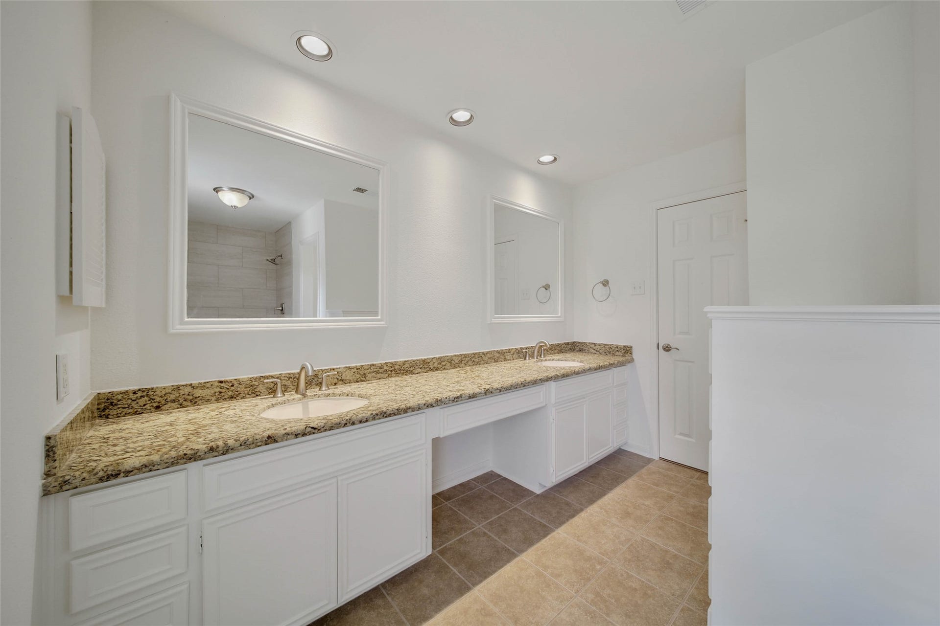 813 E Green Belt Drive, Sugar Land, TX 77498 813 E Green Belt Drive, Sugar Land, TX 77498