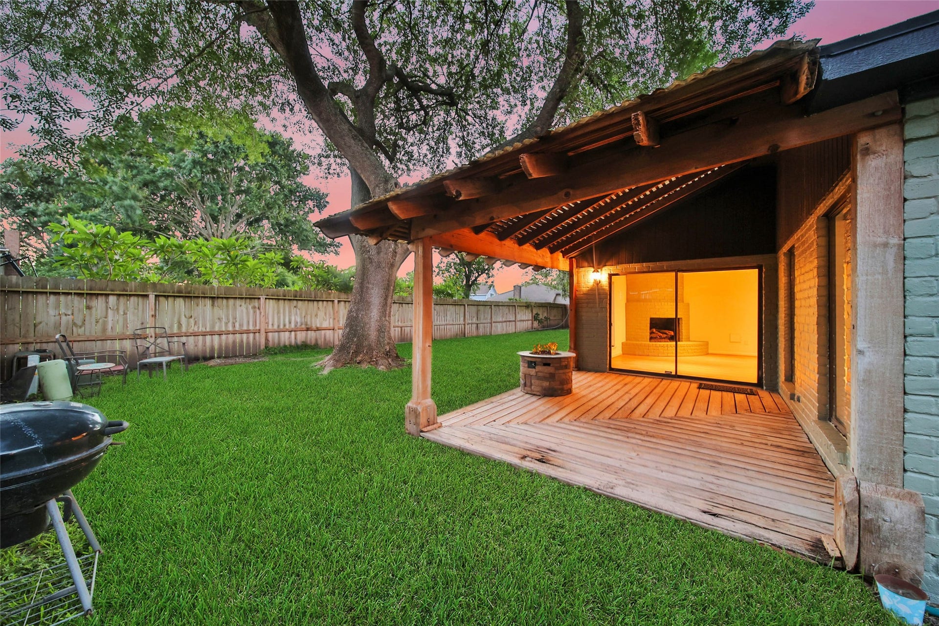 813 E Green Belt Drive, Sugar Land, TX 77498 813 E Green Belt Drive, Sugar Land, TX 77498