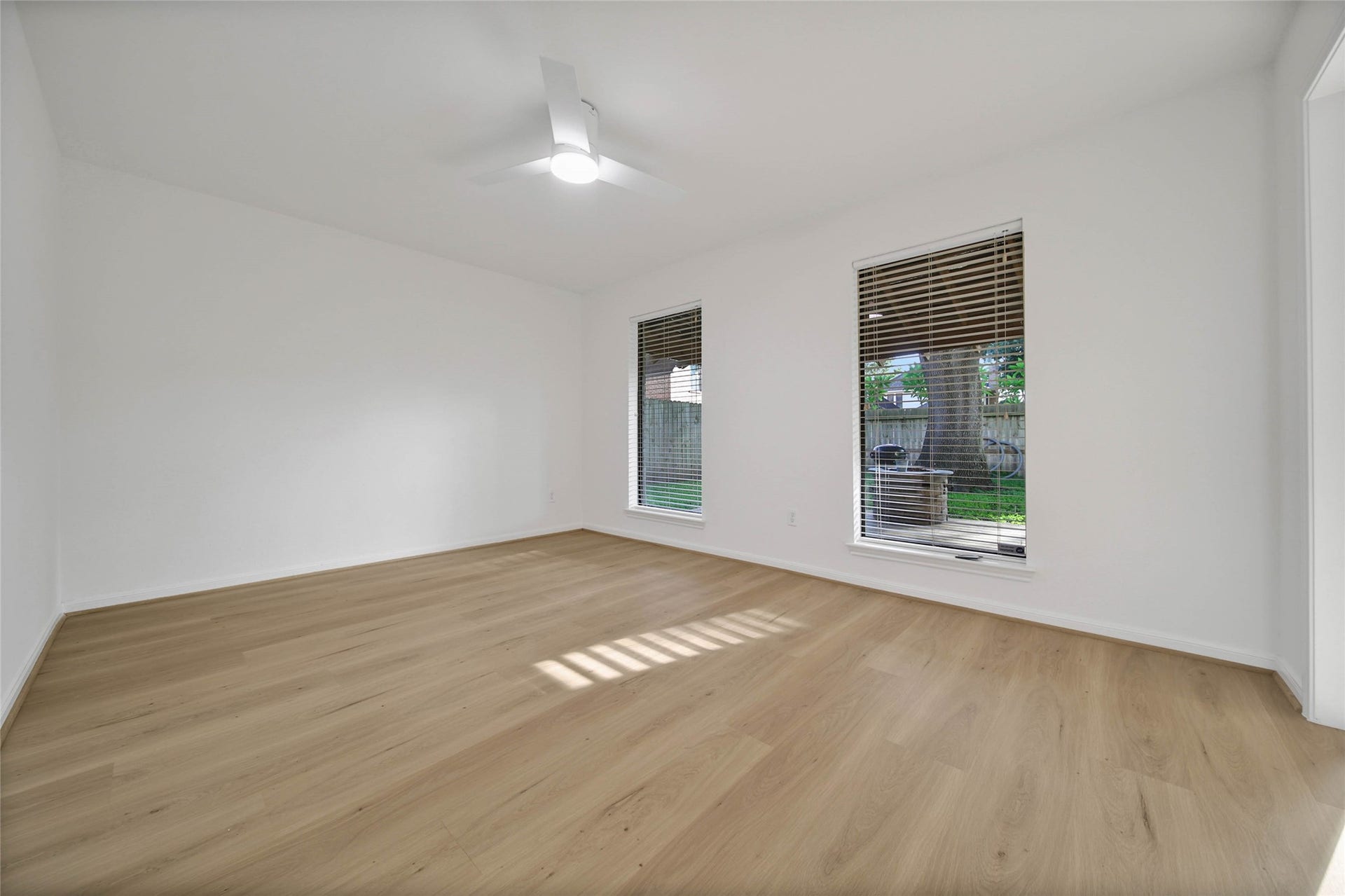 813 E Green Belt Drive, Sugar Land, TX 77498 813 E Green Belt Drive, Sugar Land, TX 77498