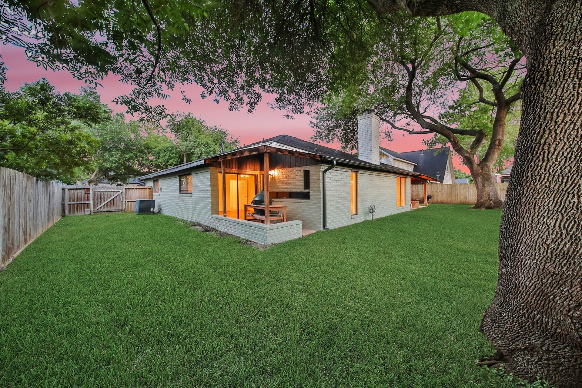 813 E Green Belt Drive, Sugar Land, TX 77498 813 E Green Belt Drive, Sugar Land, TX 77498