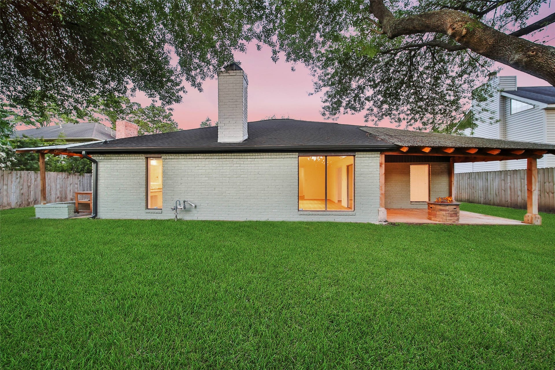 813 E Green Belt Drive, Sugar Land, TX 77498 813 E Green Belt Drive, Sugar Land, TX 77498