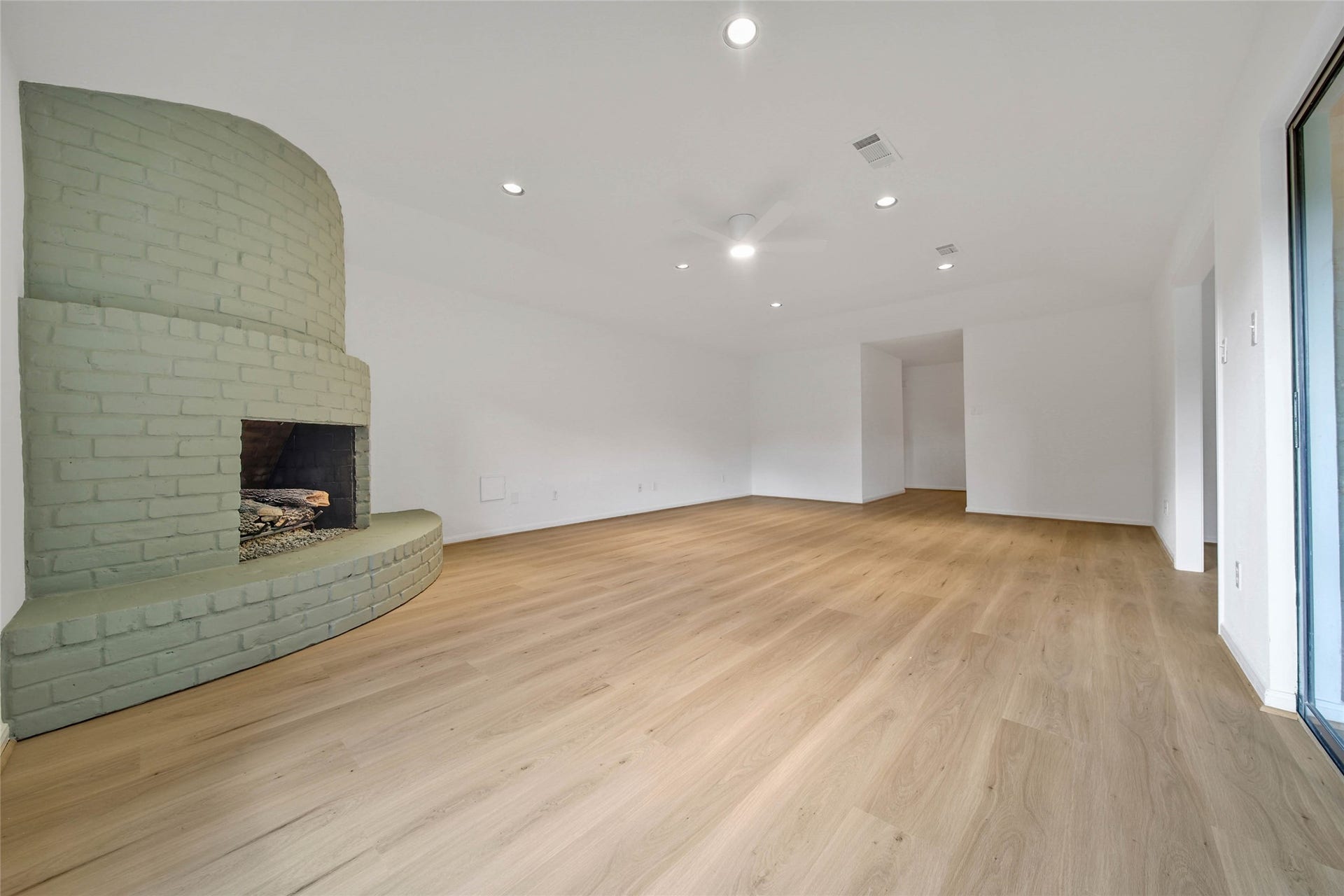 813 E Green Belt Drive, Sugar Land, TX 77498 813 E Green Belt Drive, Sugar Land, TX 77498