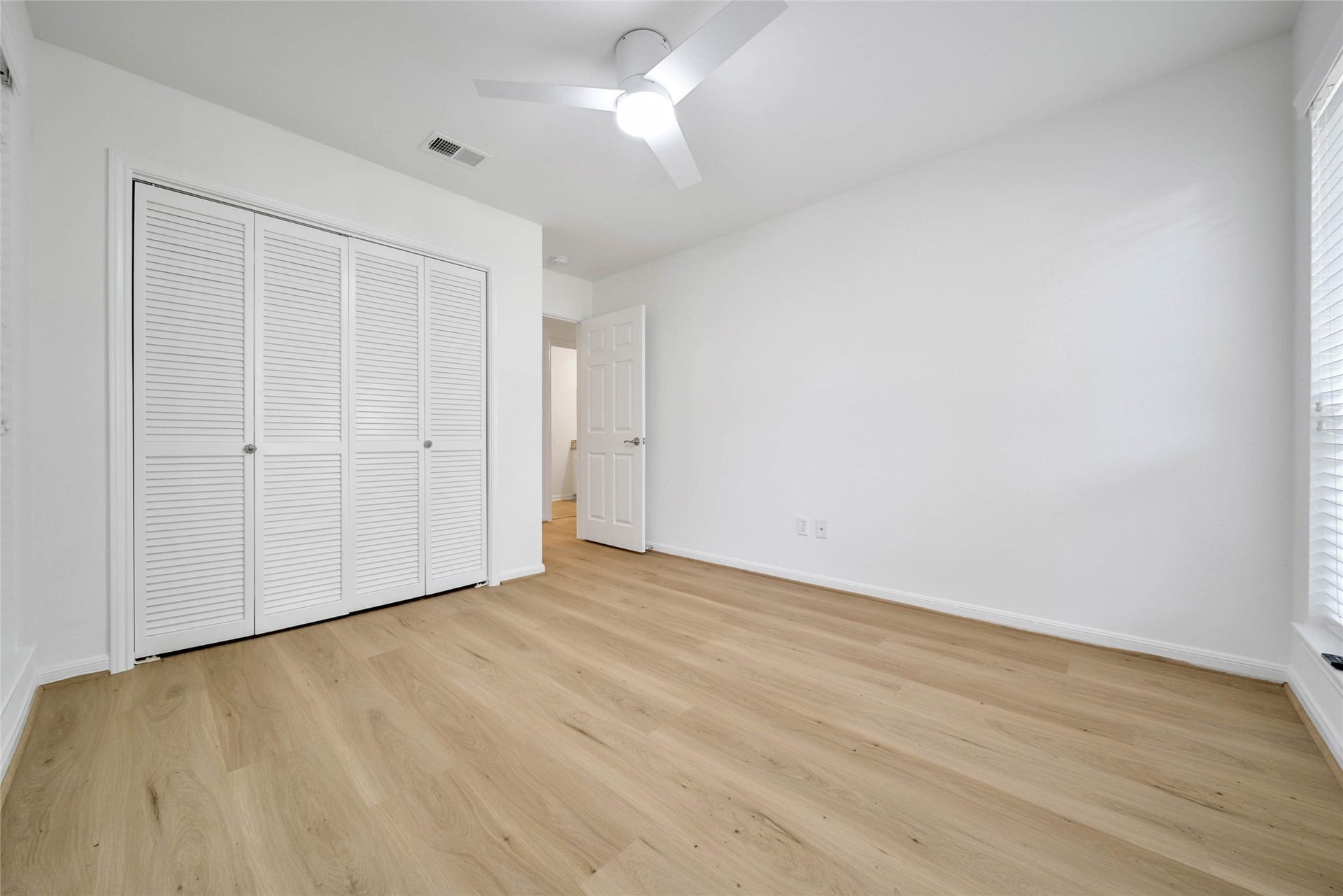 813 E Green Belt Drive, Sugar Land, TX 77498 813 E Green Belt Drive, Sugar Land, TX 77498