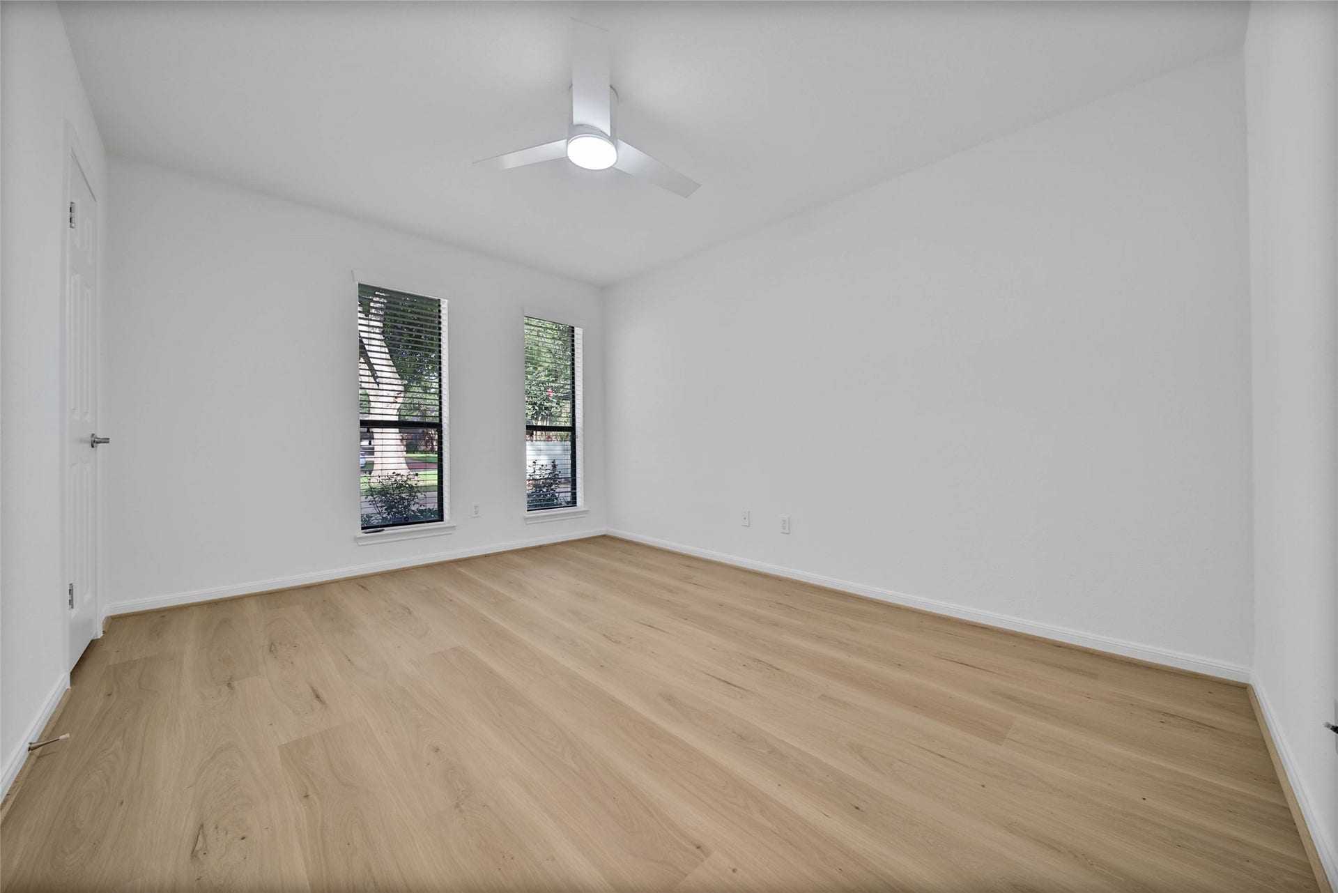 813 E Green Belt Drive, Sugar Land, TX 77498 813 E Green Belt Drive, Sugar Land, TX 77498