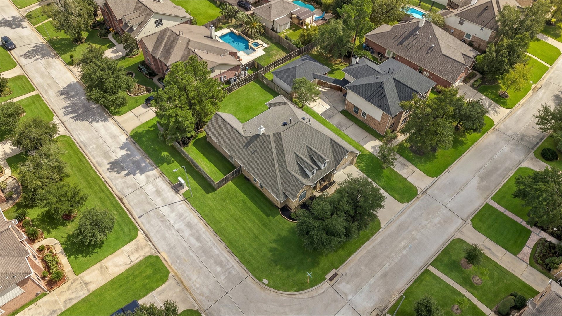 6522 Pine Reserve Drive, Spring, TX 77389 Prime corner lot offering enhanced privacy and ample outdoor space.