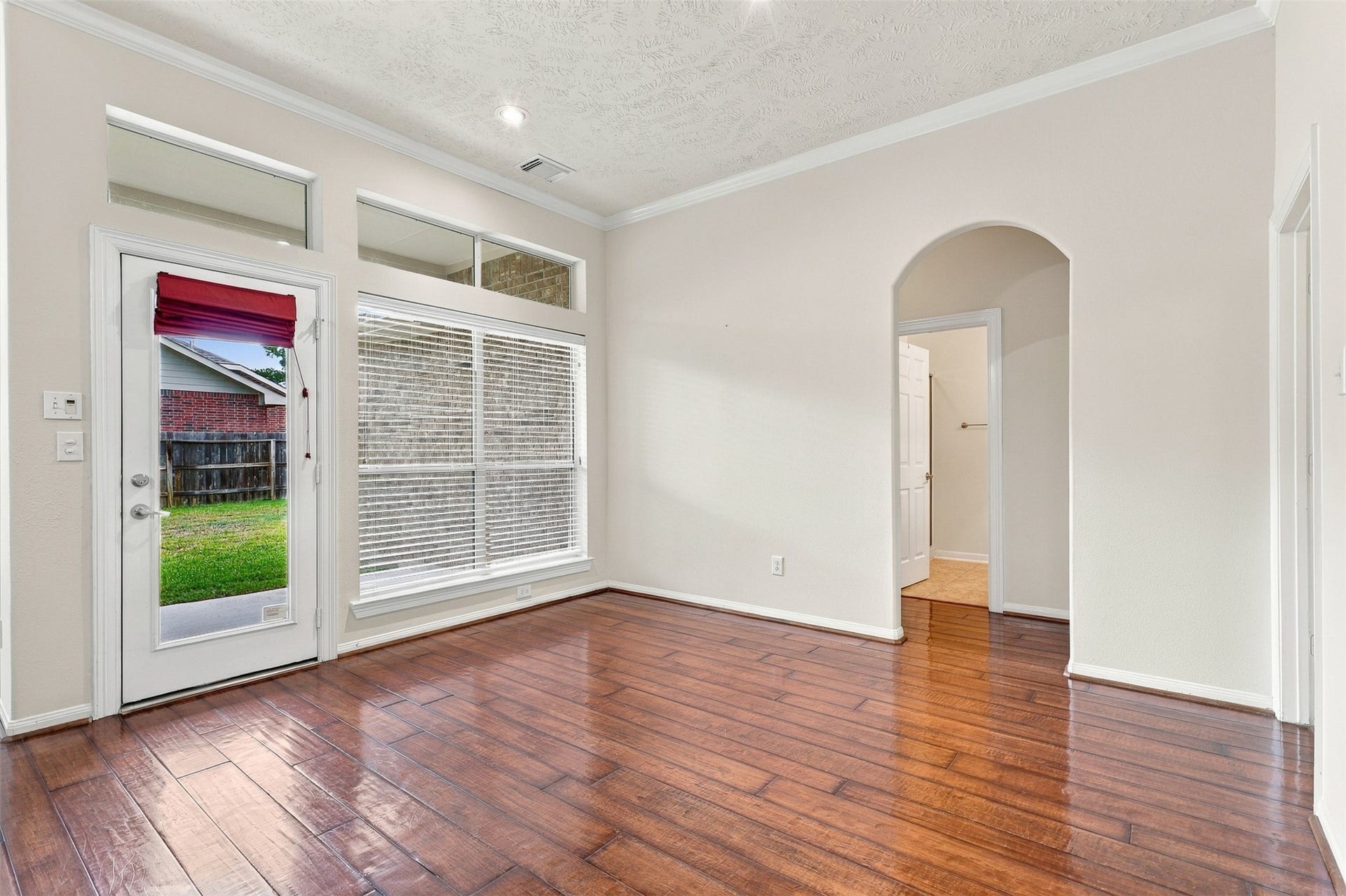 6522 Pine Reserve Drive, Spring, TX 77389 Spacious area for a kitchen table with a view into the living room.