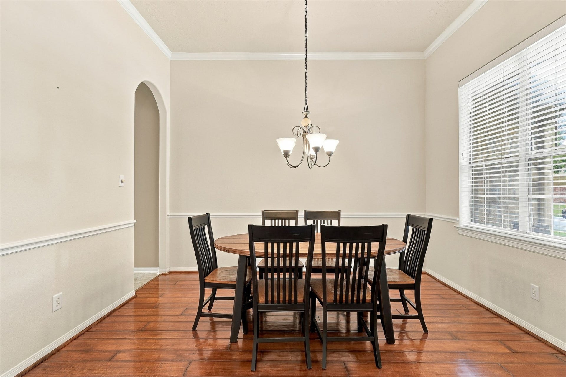 6522 Pine Reserve Drive, Spring, TX 77389 Elegant dining room with front-facing views and seamless kitchen access.