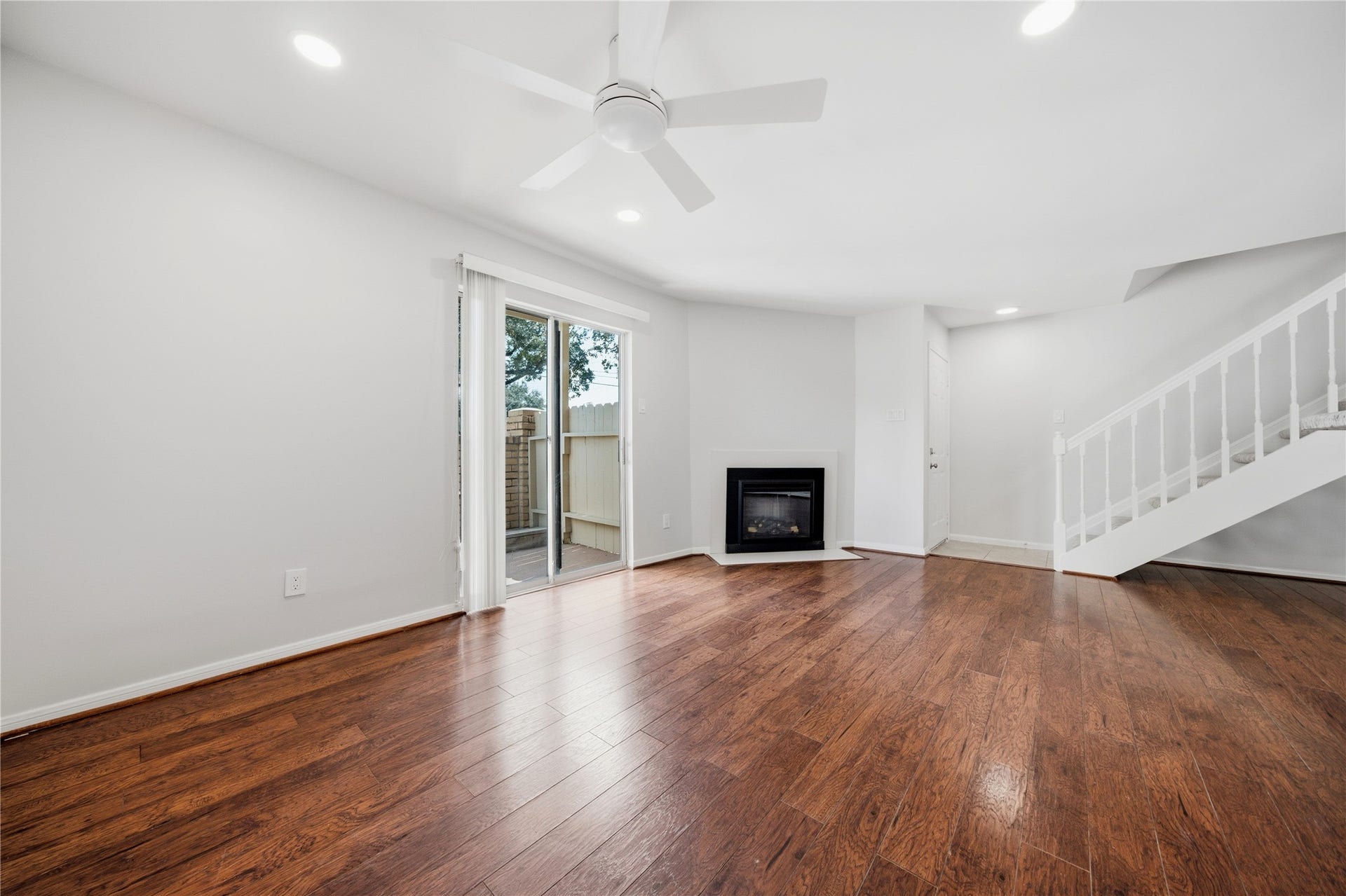 2120 El Paseo Street, #2901, Houston, TX 77054 2120 El Paseo Street, #2901, Houston, TX 77054
