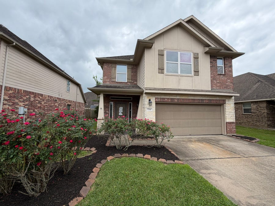 Property photo for 1310 Ainsley Way Drive, Pearland, TX