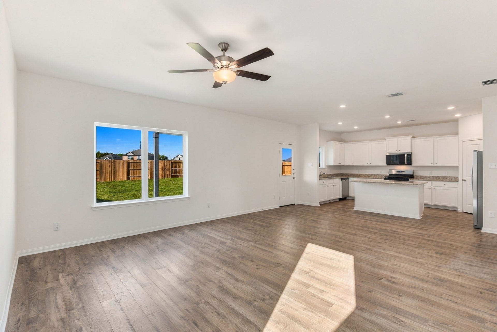 8818 New Jade Drive, Iowa Colony, TX 77583