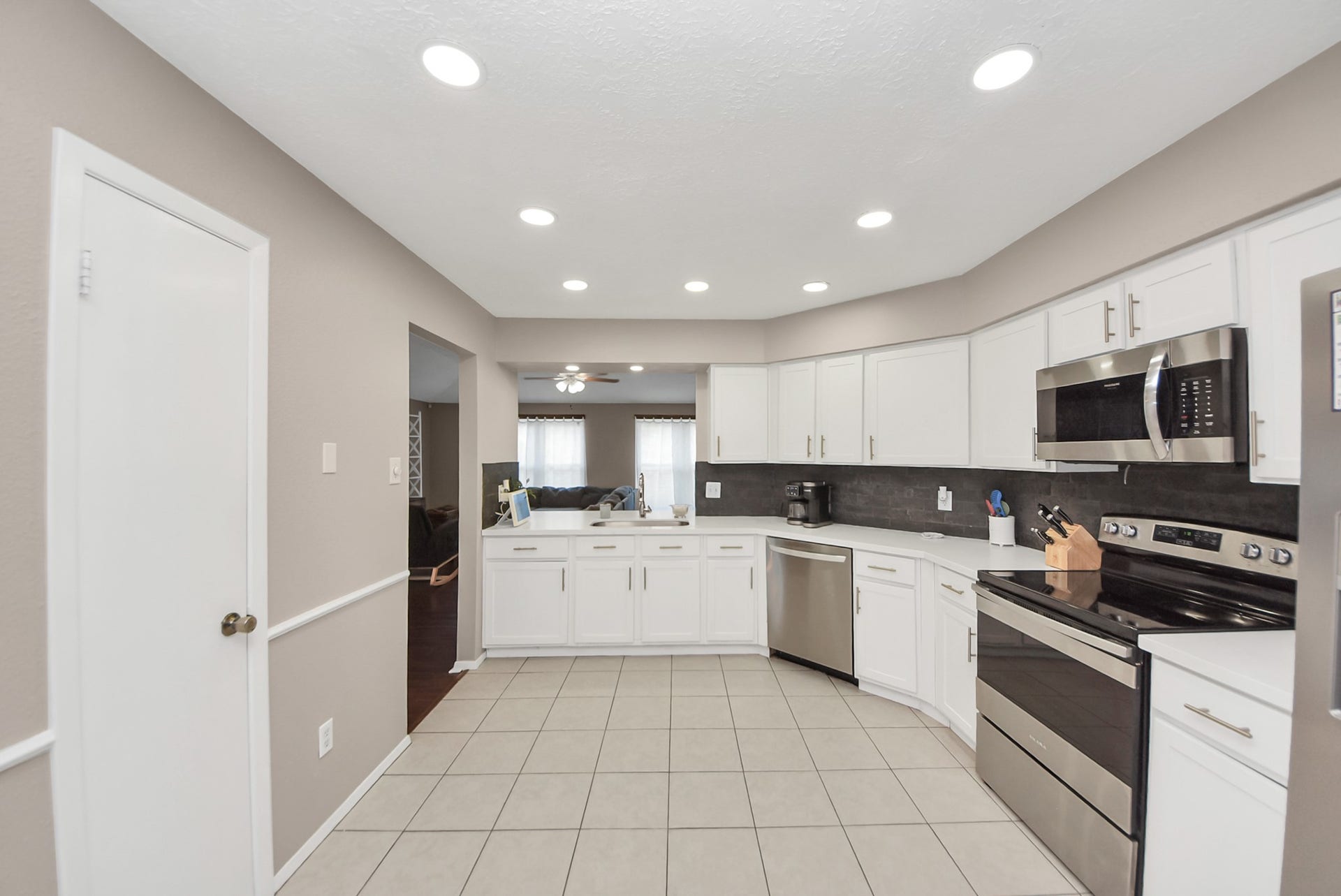 2519 Colonial Ridge Drive, Friendswood, TX 77546 2519 Colonial Ridge Drive, Friendswood, TX 77546