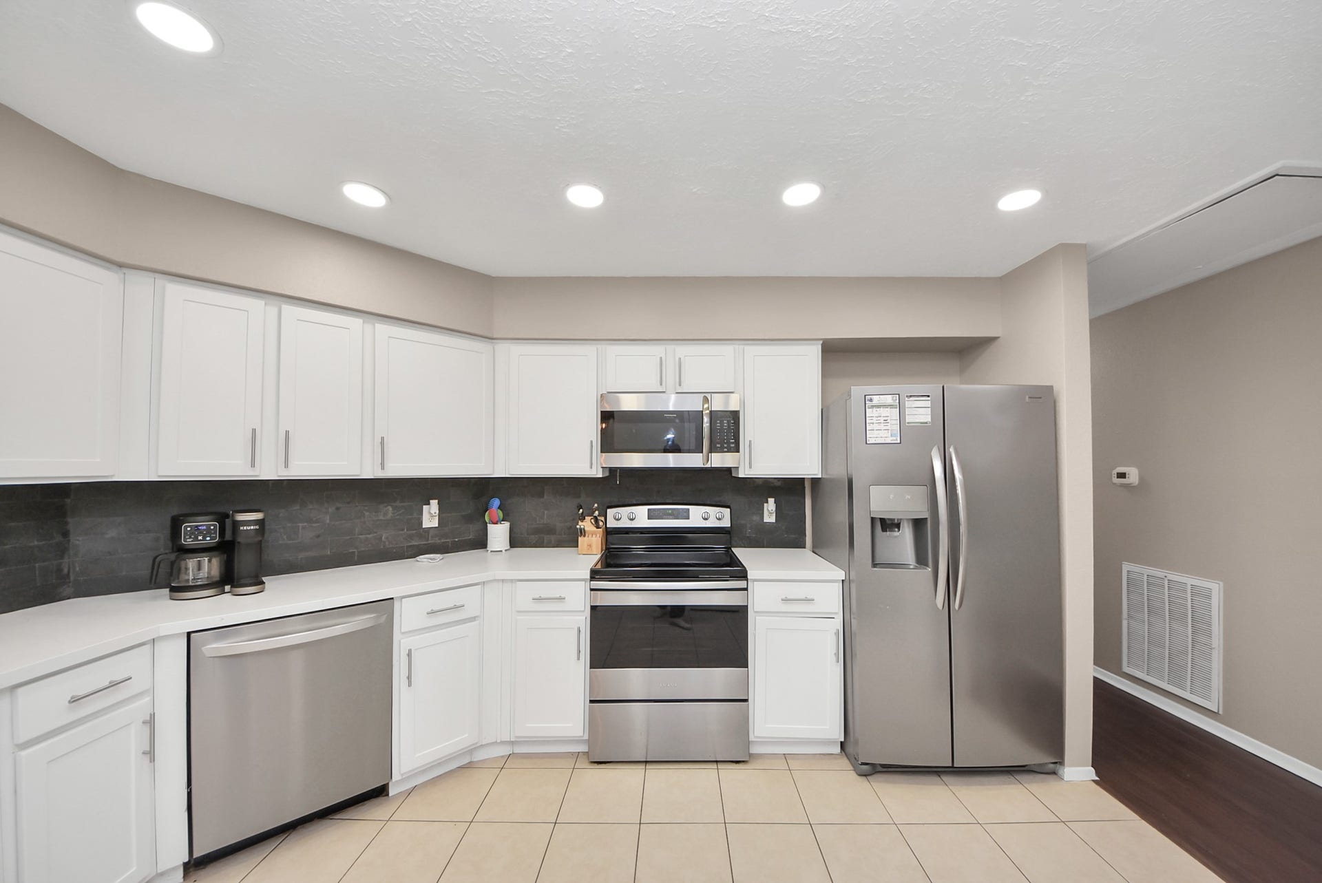 2519 Colonial Ridge Drive, Friendswood, TX 77546 2519 Colonial Ridge Drive, Friendswood, TX 77546