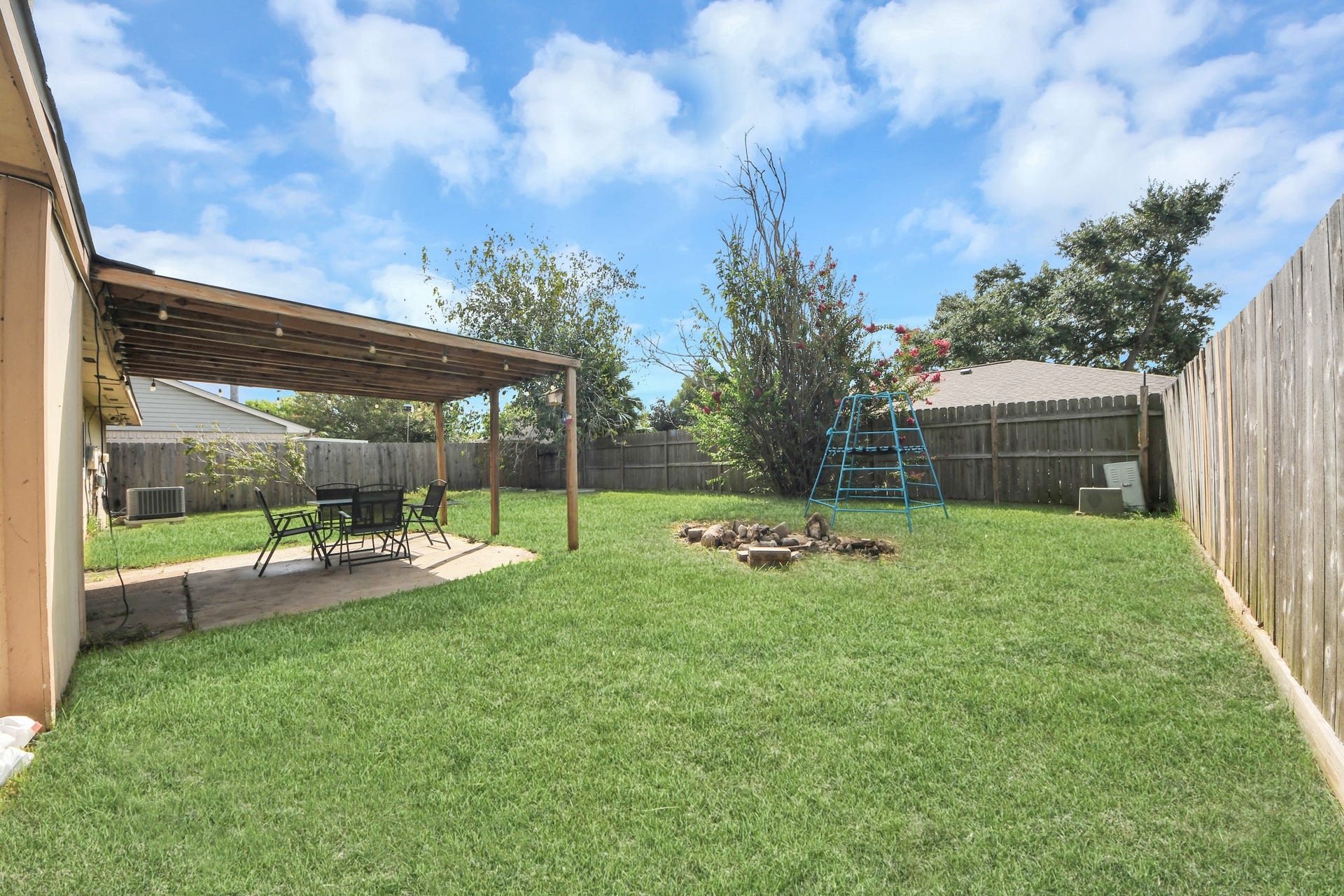 2519 Colonial Ridge Drive, Friendswood, TX 77546 2519 Colonial Ridge Drive, Friendswood, TX 77546