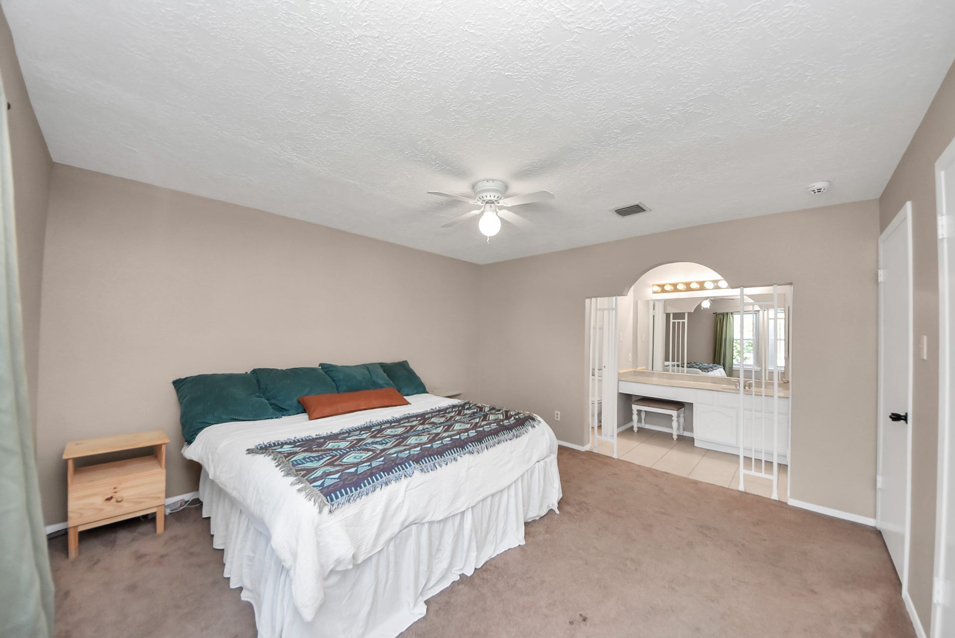 2519 Colonial Ridge Drive, Friendswood, TX 77546 2519 Colonial Ridge Drive, Friendswood, TX 77546