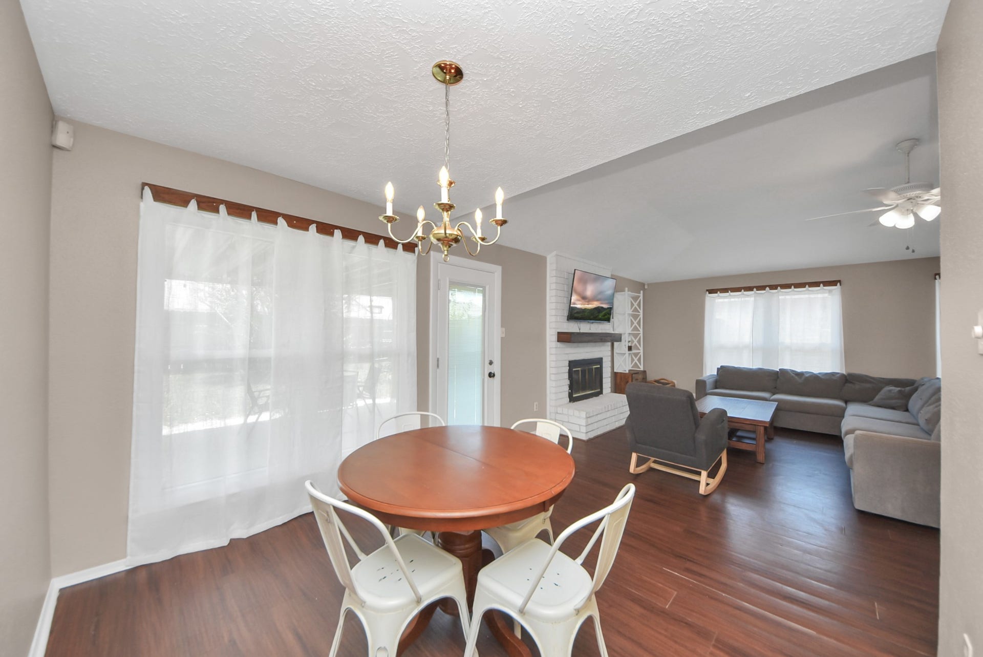 2519 Colonial Ridge Drive, Friendswood, TX 77546 2519 Colonial Ridge Drive, Friendswood, TX 77546