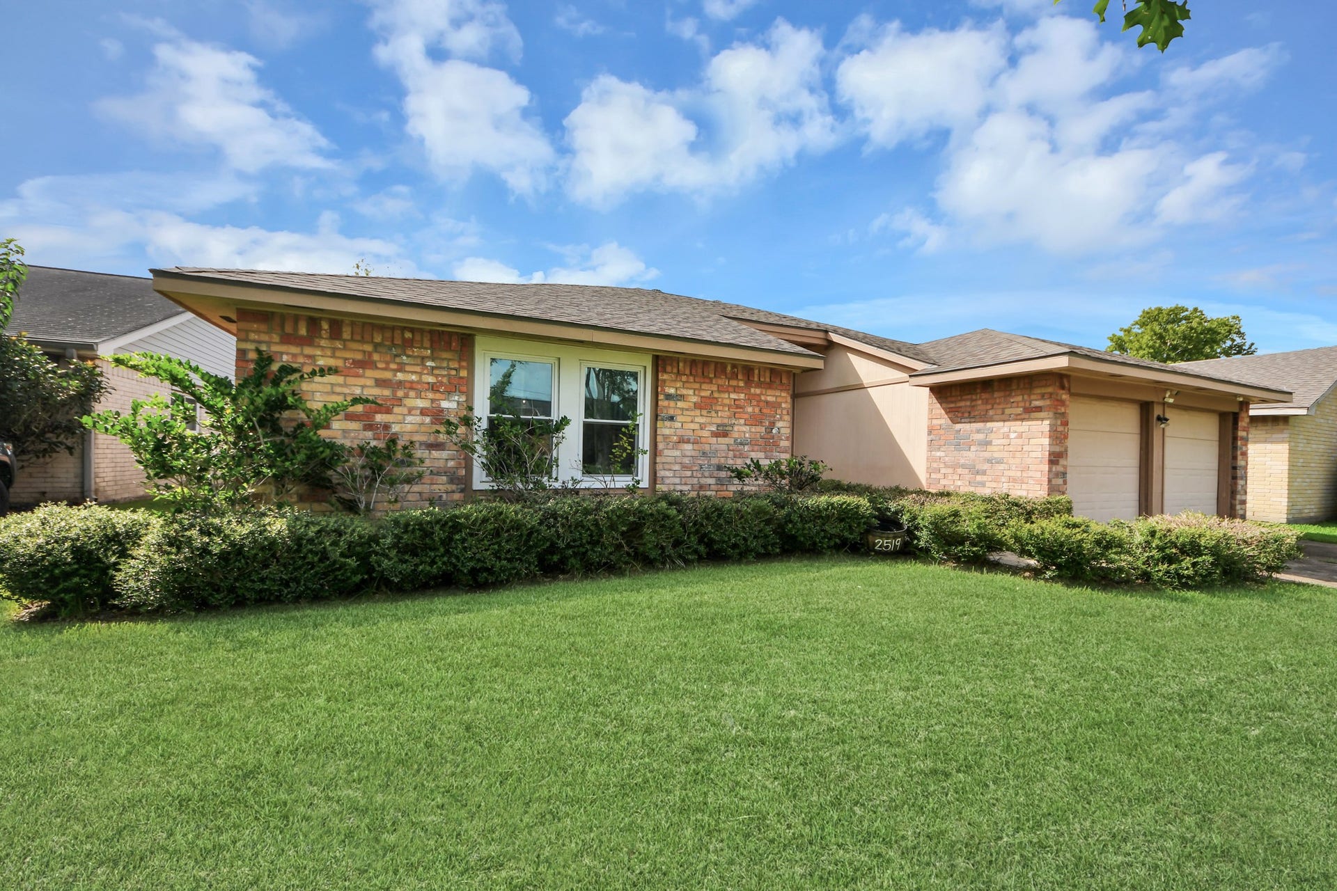 2519 Colonial Ridge Drive, Friendswood, TX 77546 2519 Colonial Ridge Drive, Friendswood, TX 77546