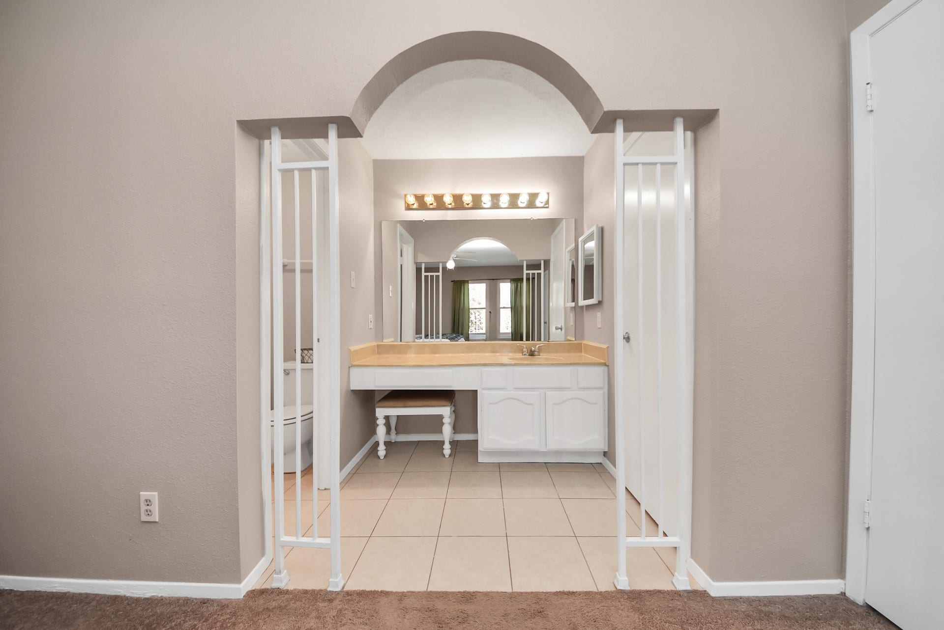 2519 Colonial Ridge Drive, Friendswood, TX 77546 2519 Colonial Ridge Drive, Friendswood, TX 77546