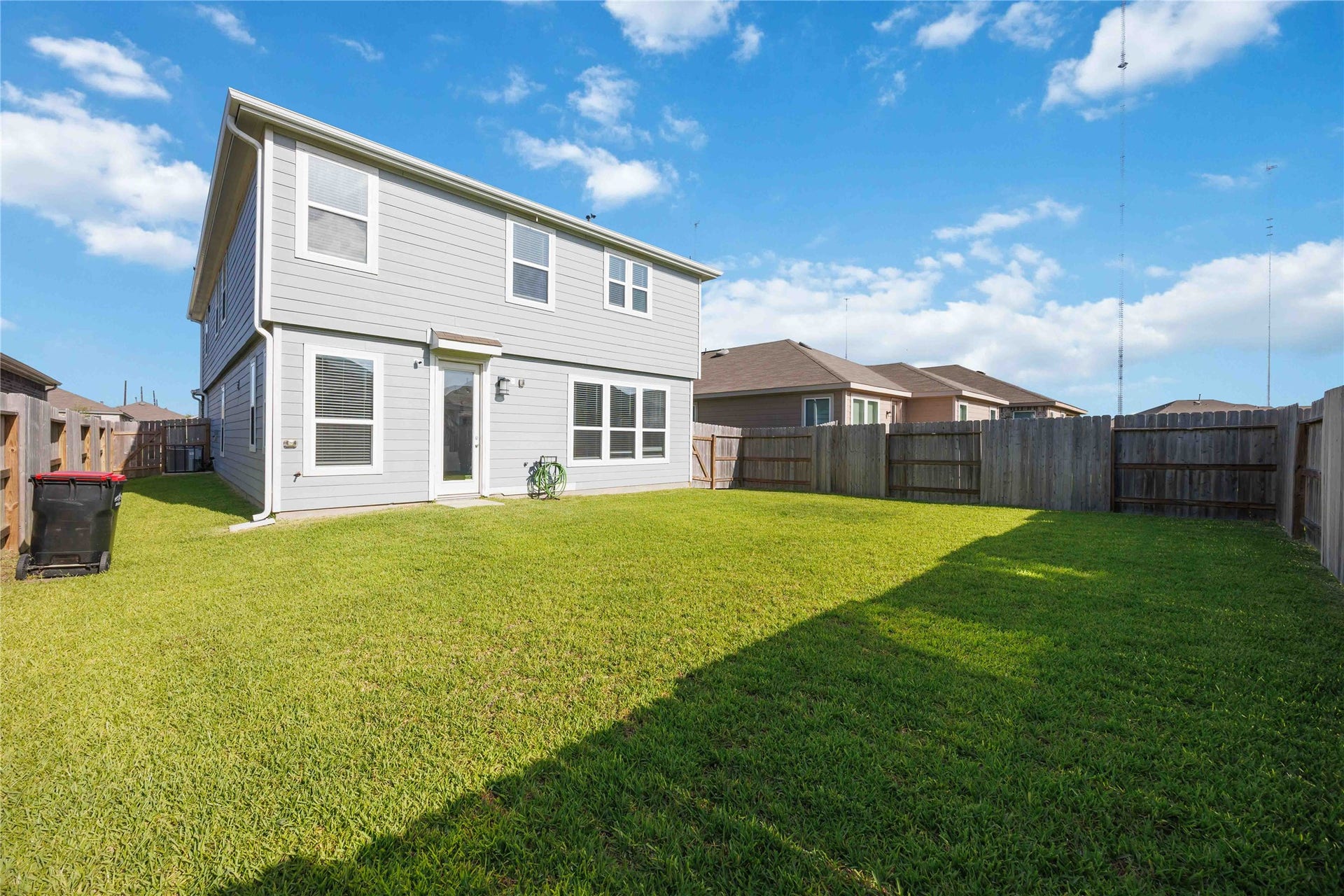 2111 Katalonia Lane, Fresno, TX 77545 Large Backyard