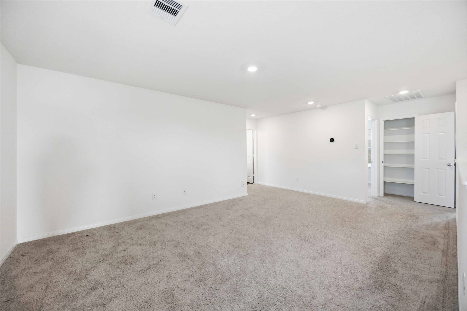 2111 Katalonia Lane, Fresno, TX 77545 Open Loft Space