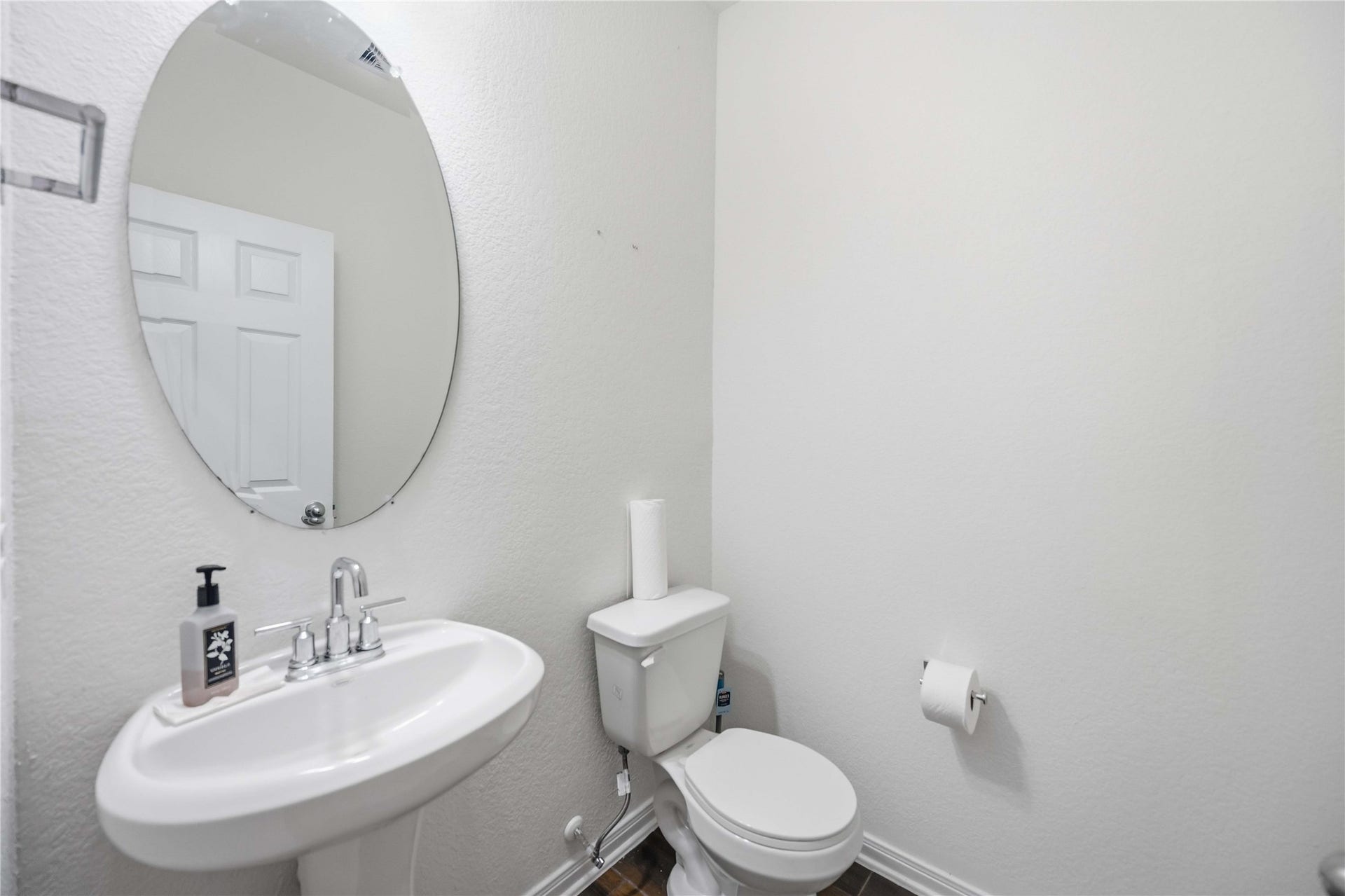 2111 Katalonia Lane, Fresno, TX 77545 Half Bath