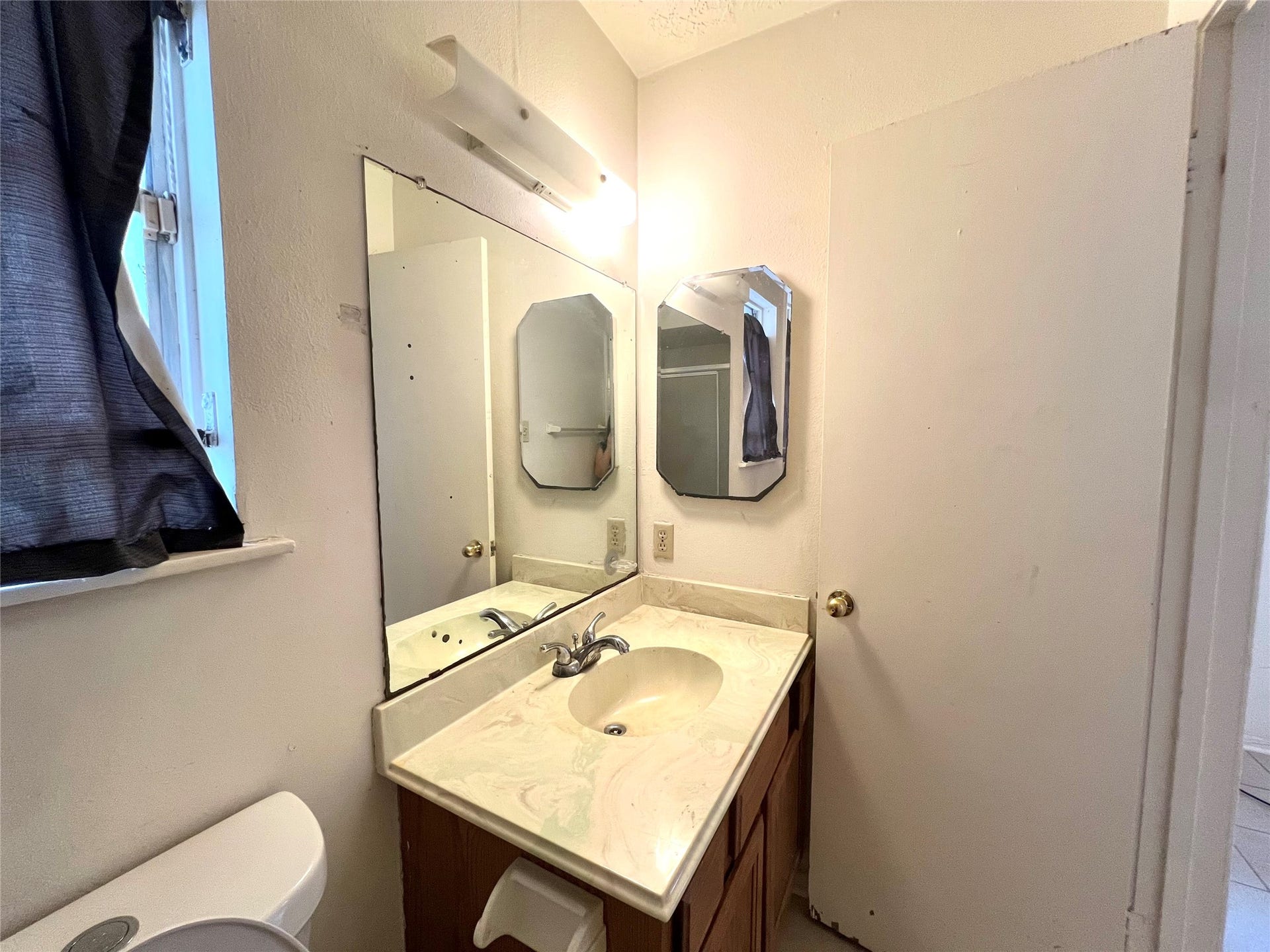 4306 Rosebud Drive, Houston, TX 77053 4306 Rosebud Drive, Houston, TX 77053