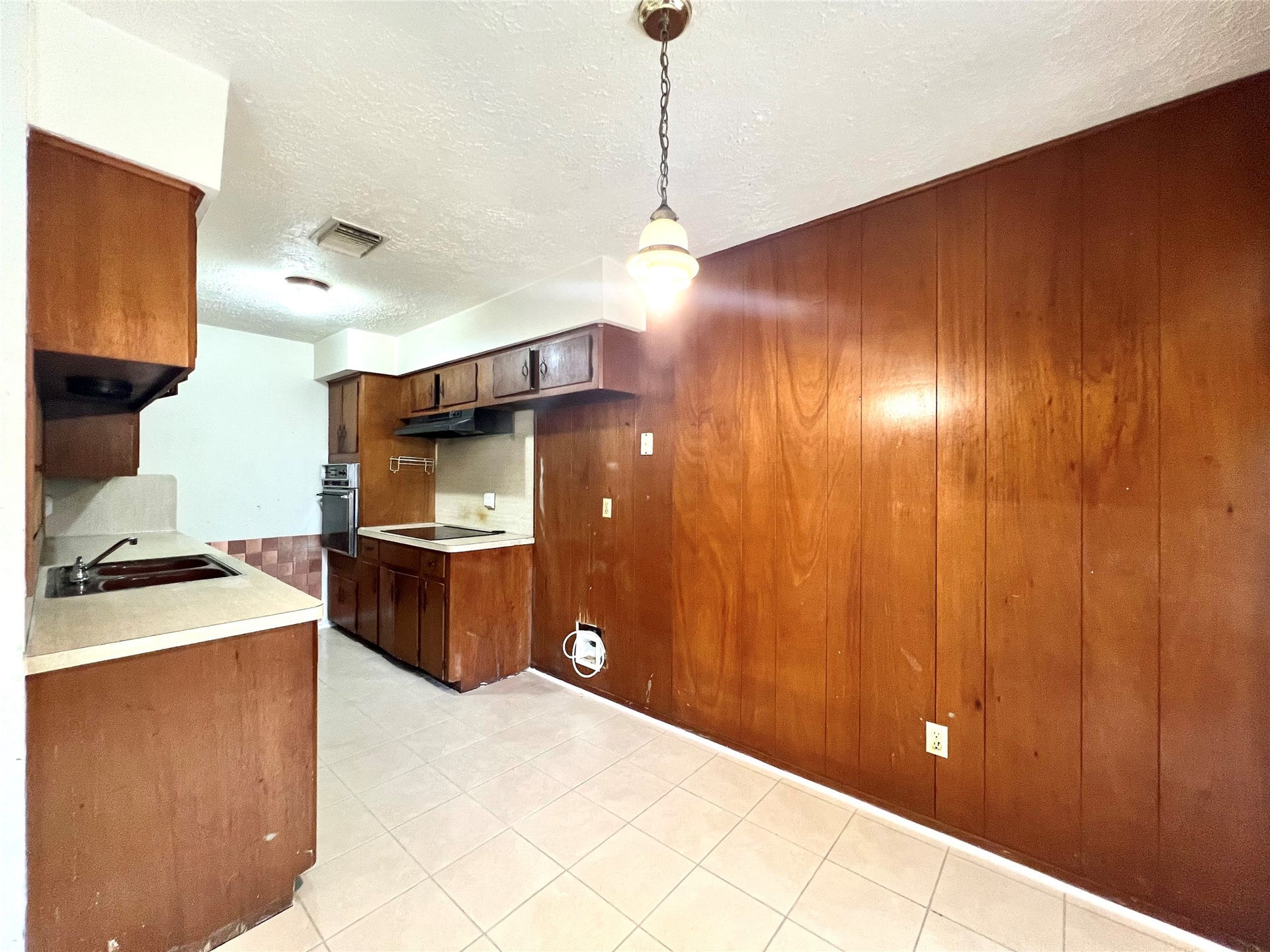 4306 Rosebud Drive, Houston, TX 77053 4306 Rosebud Drive, Houston, TX 77053