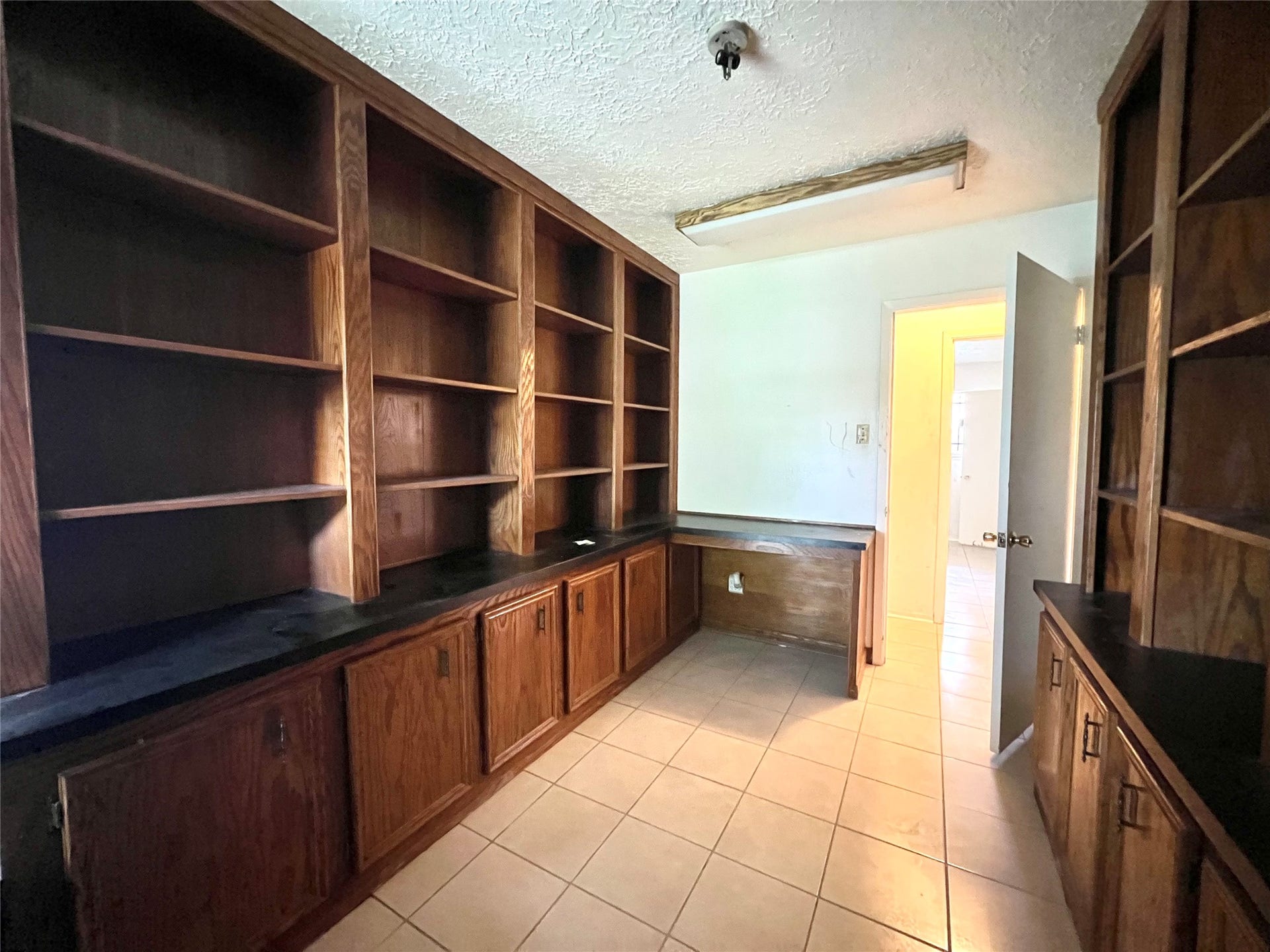 4306 Rosebud Drive, Houston, TX 77053 4306 Rosebud Drive, Houston, TX 77053