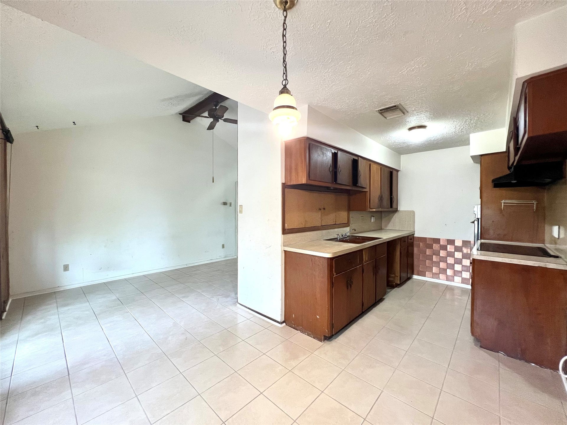 4306 Rosebud Drive, Houston, TX 77053 4306 Rosebud Drive, Houston, TX 77053