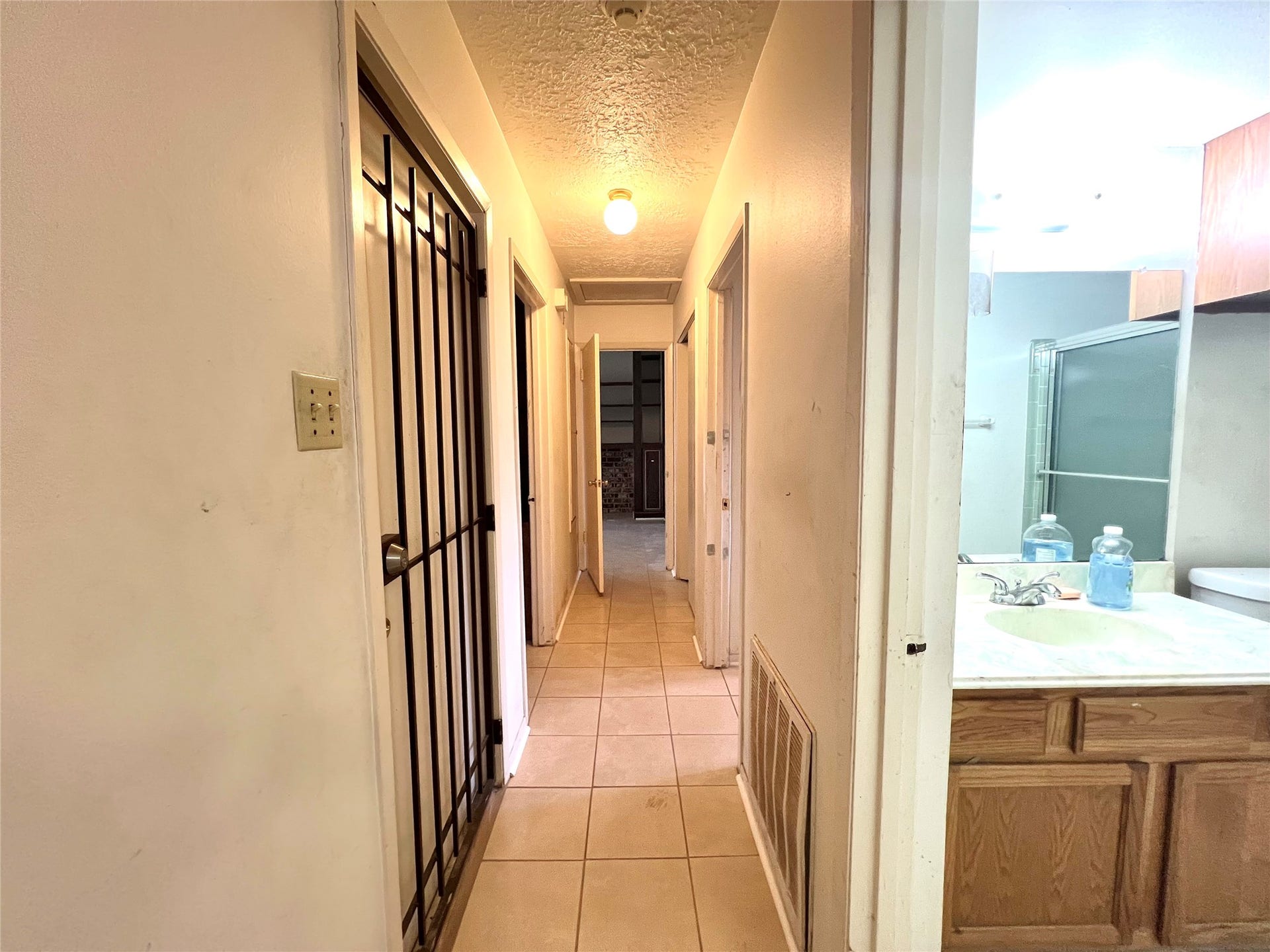 4306 Rosebud Drive, Houston, TX 77053 4306 Rosebud Drive, Houston, TX 77053