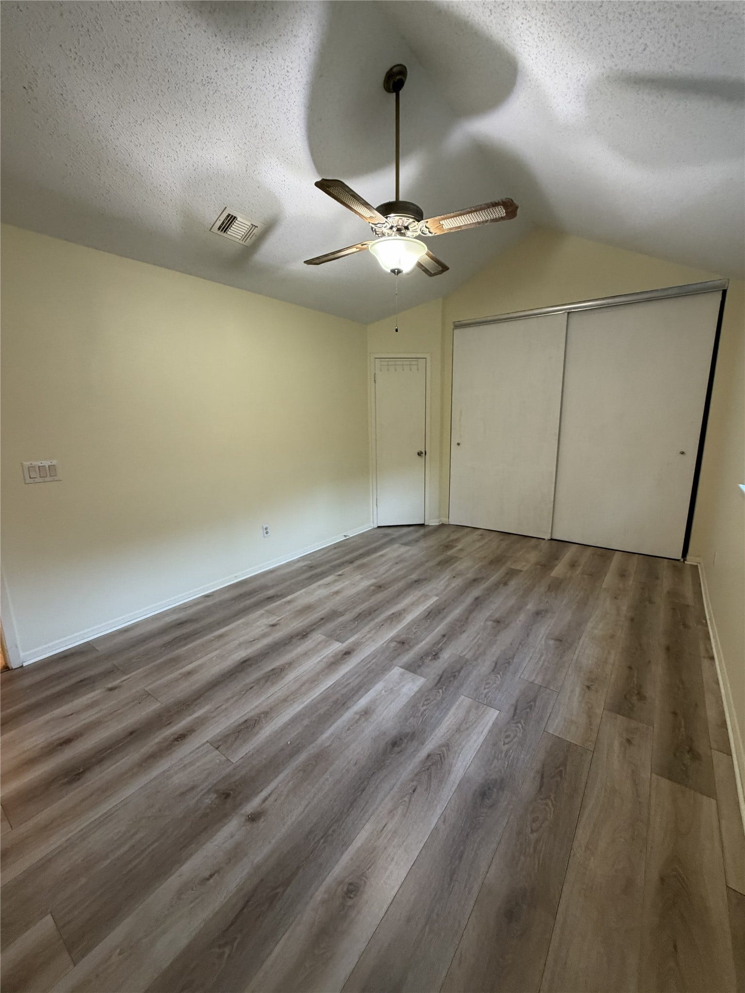 4718 Rainbow Run, Sugar Land, TX 77479 4718 Rainbow Run, Sugar Land, TX 77479