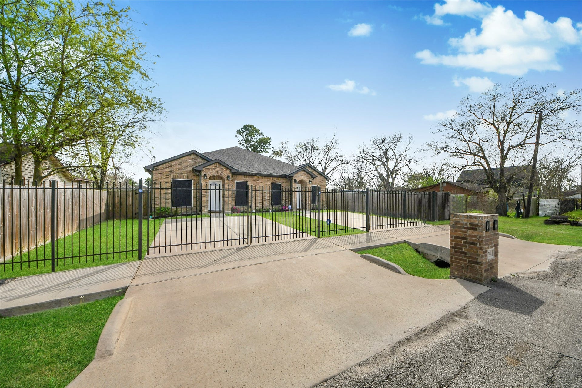 7980 Ethel Street, #A/B, Houston, TX 77028 7980 Ethel Street, #A/B, Houston, TX 77028