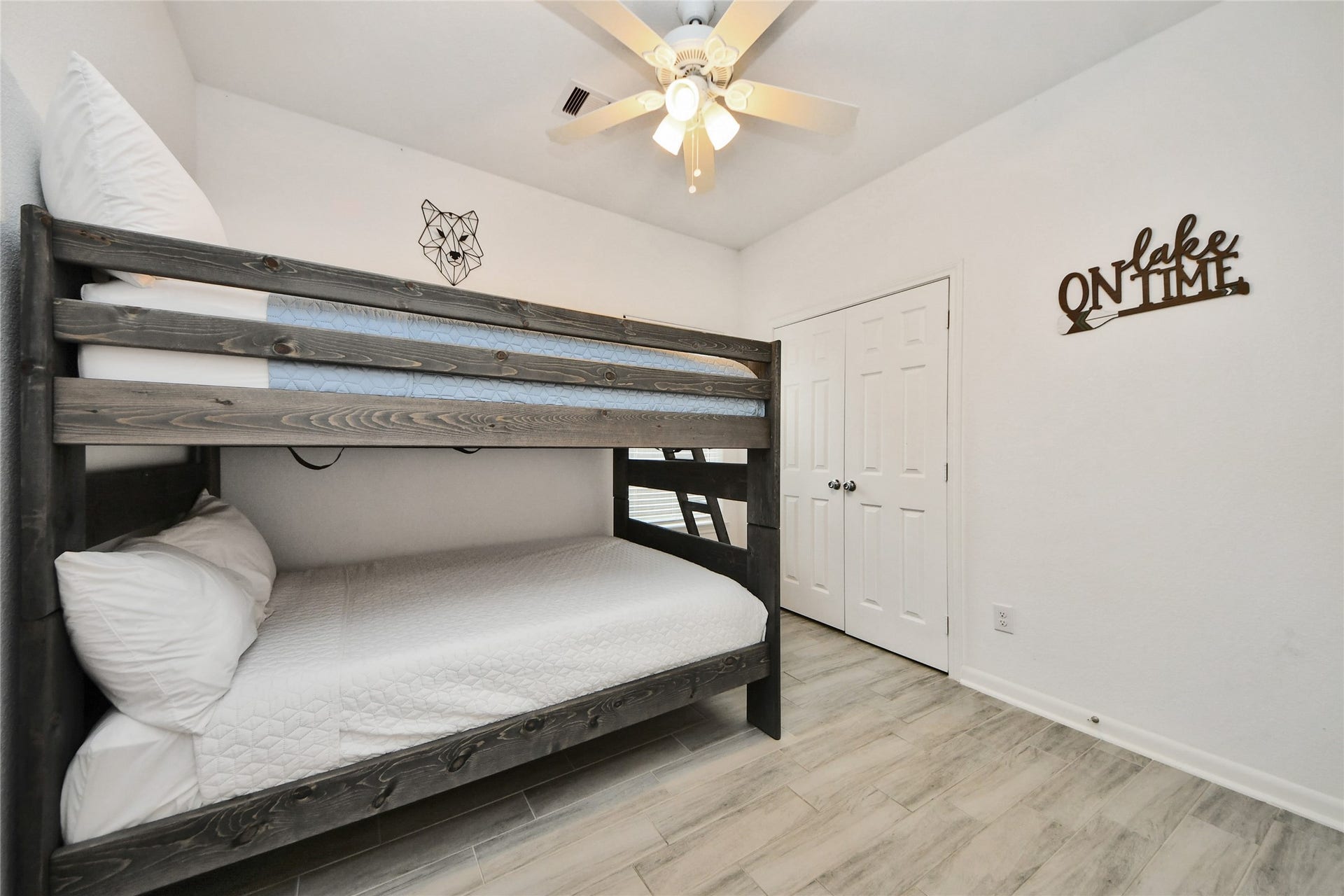 7980 Ethel Street, #A/B, Houston, TX 77028 7980 Ethel Street, #A/B, Houston, TX 77028