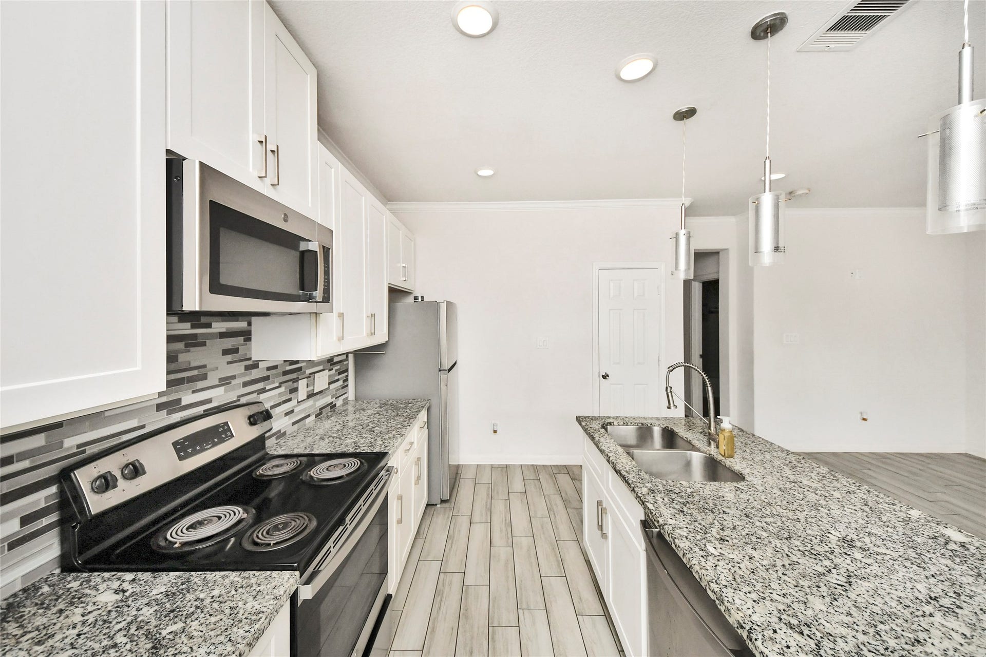 7980 Ethel Street, #A/B, Houston, TX 77028 7980 Ethel Street, #A/B, Houston, TX 77028