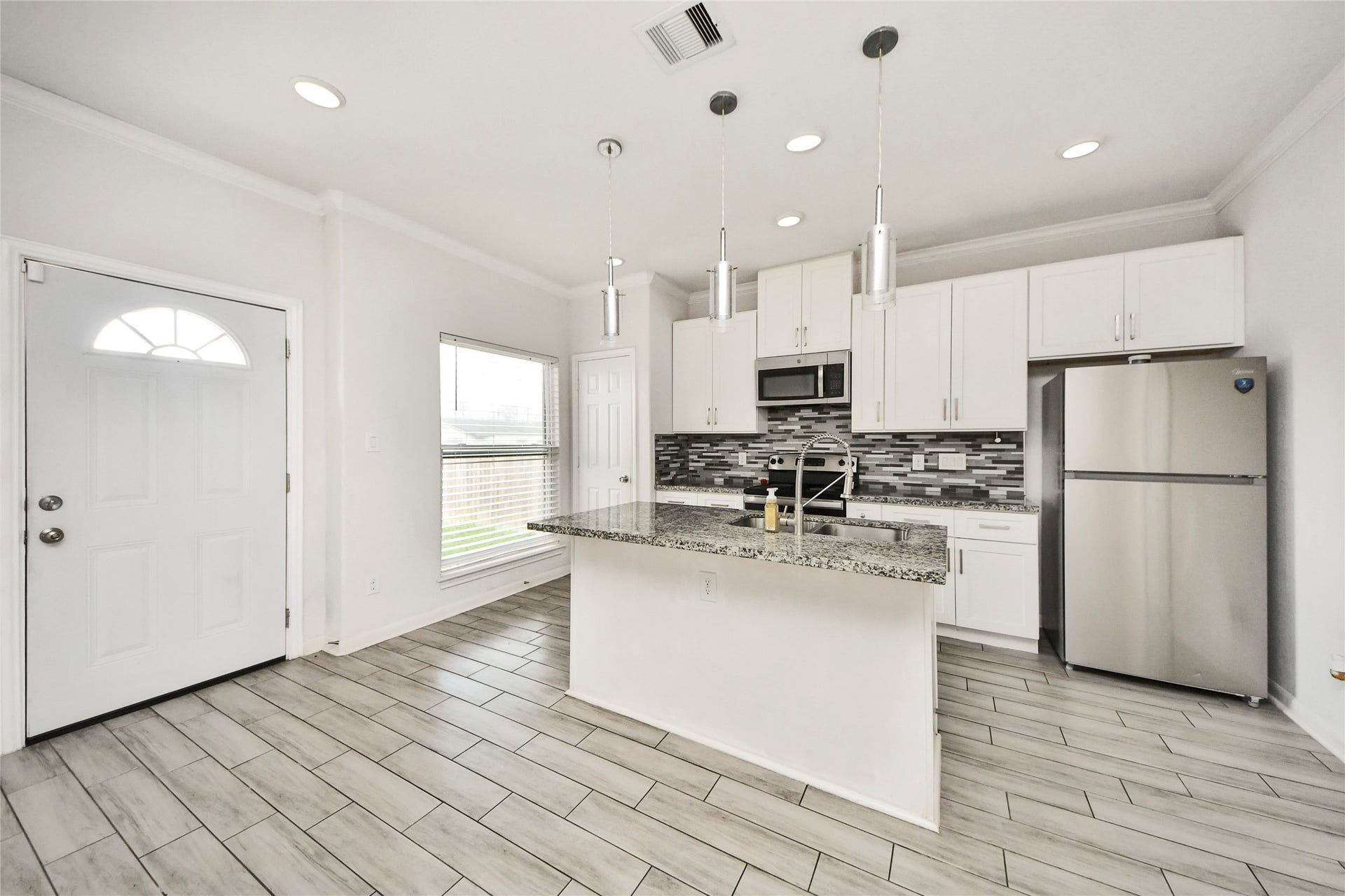 7980 Ethel Street, #A/B, Houston, TX 77028 7980 Ethel Street, #A/B, Houston, TX 77028