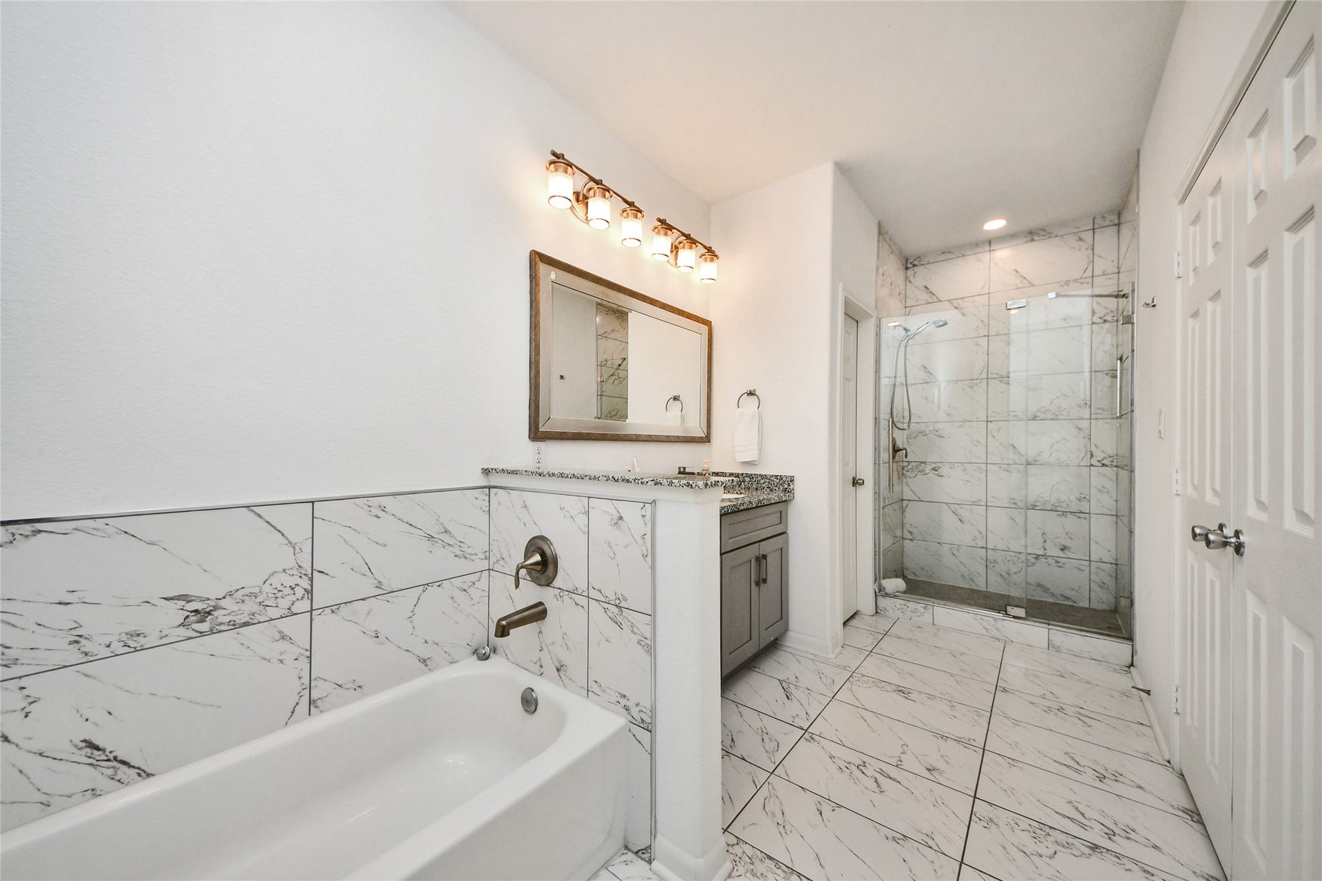 7980 Ethel Street, #A/B, Houston, TX 77028 7980 Ethel Street, #A/B, Houston, TX 77028